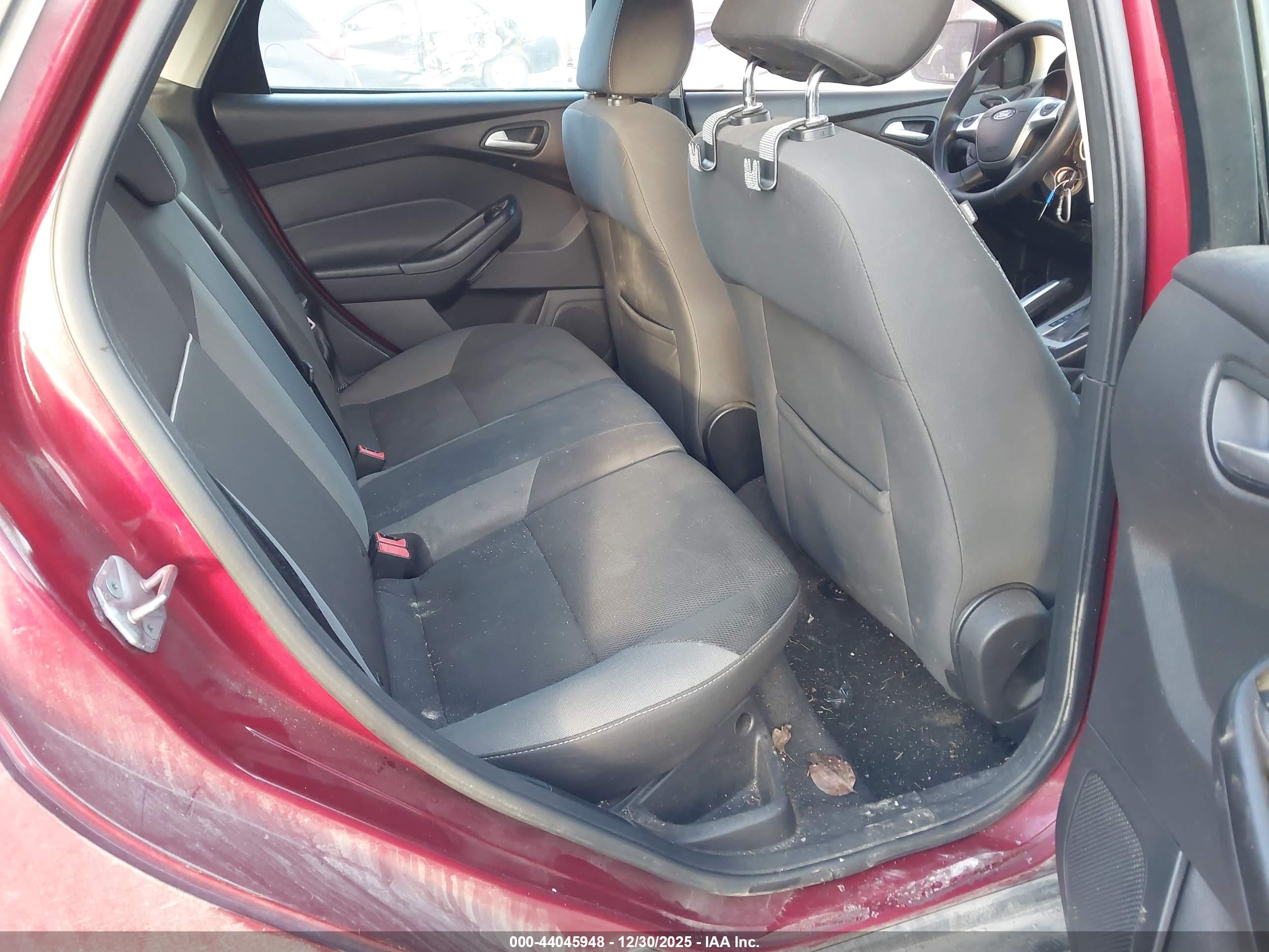FORD FOCUS image 8