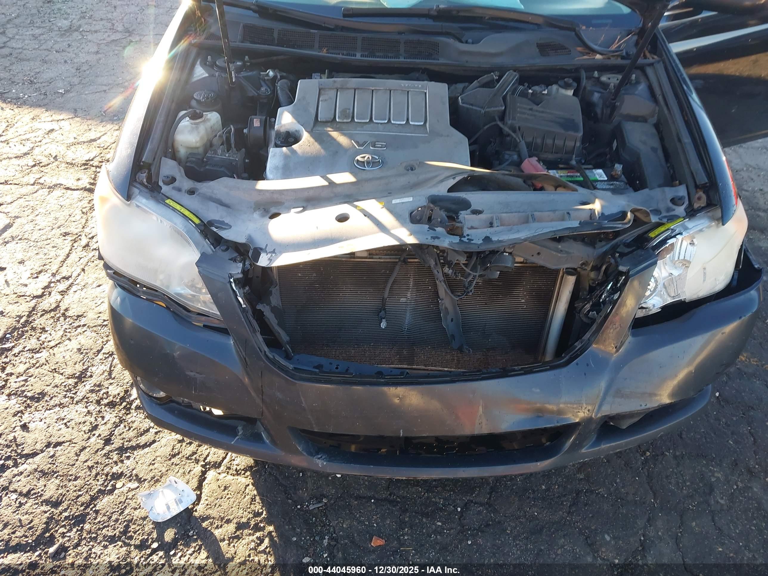 TOYOTA AVALON image 10