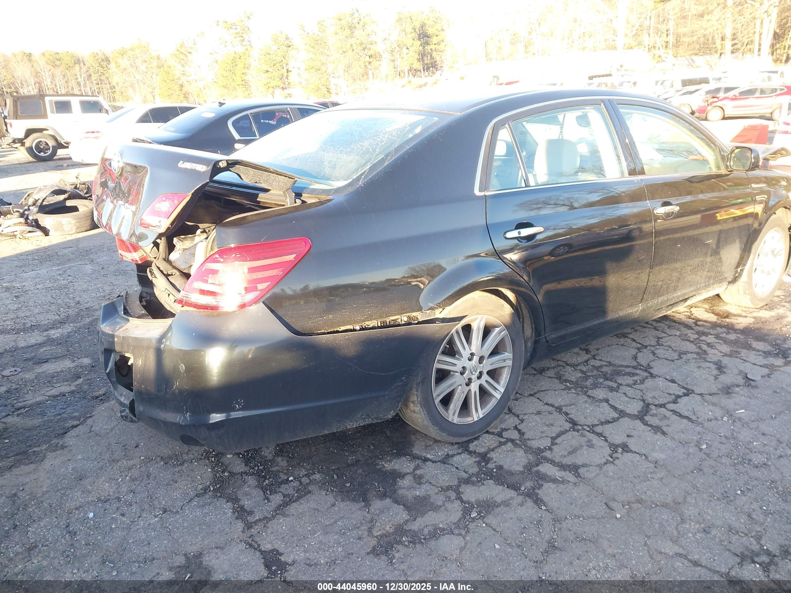 TOYOTA AVALON image 4
