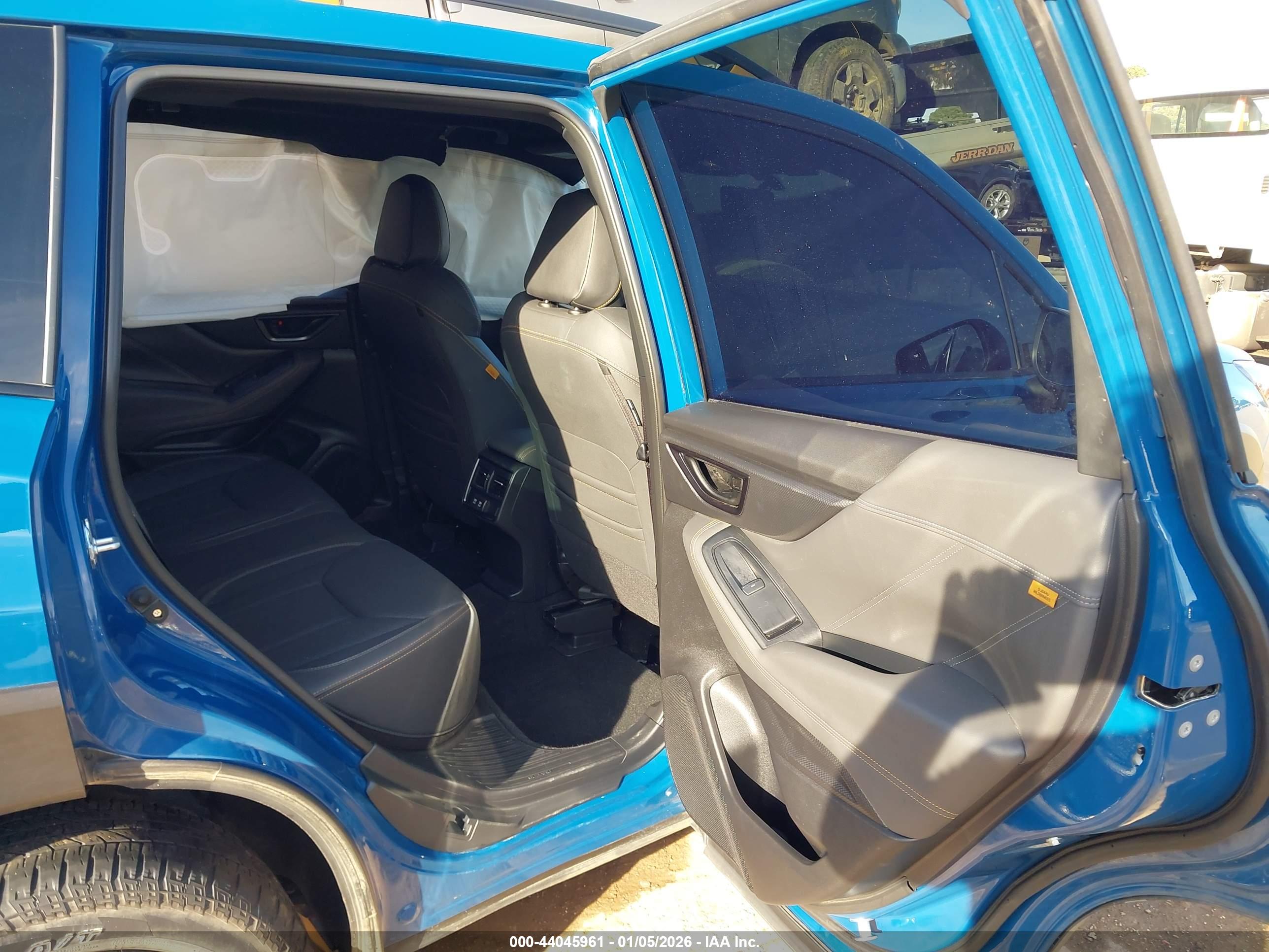 SUBARU FORESTER image 8