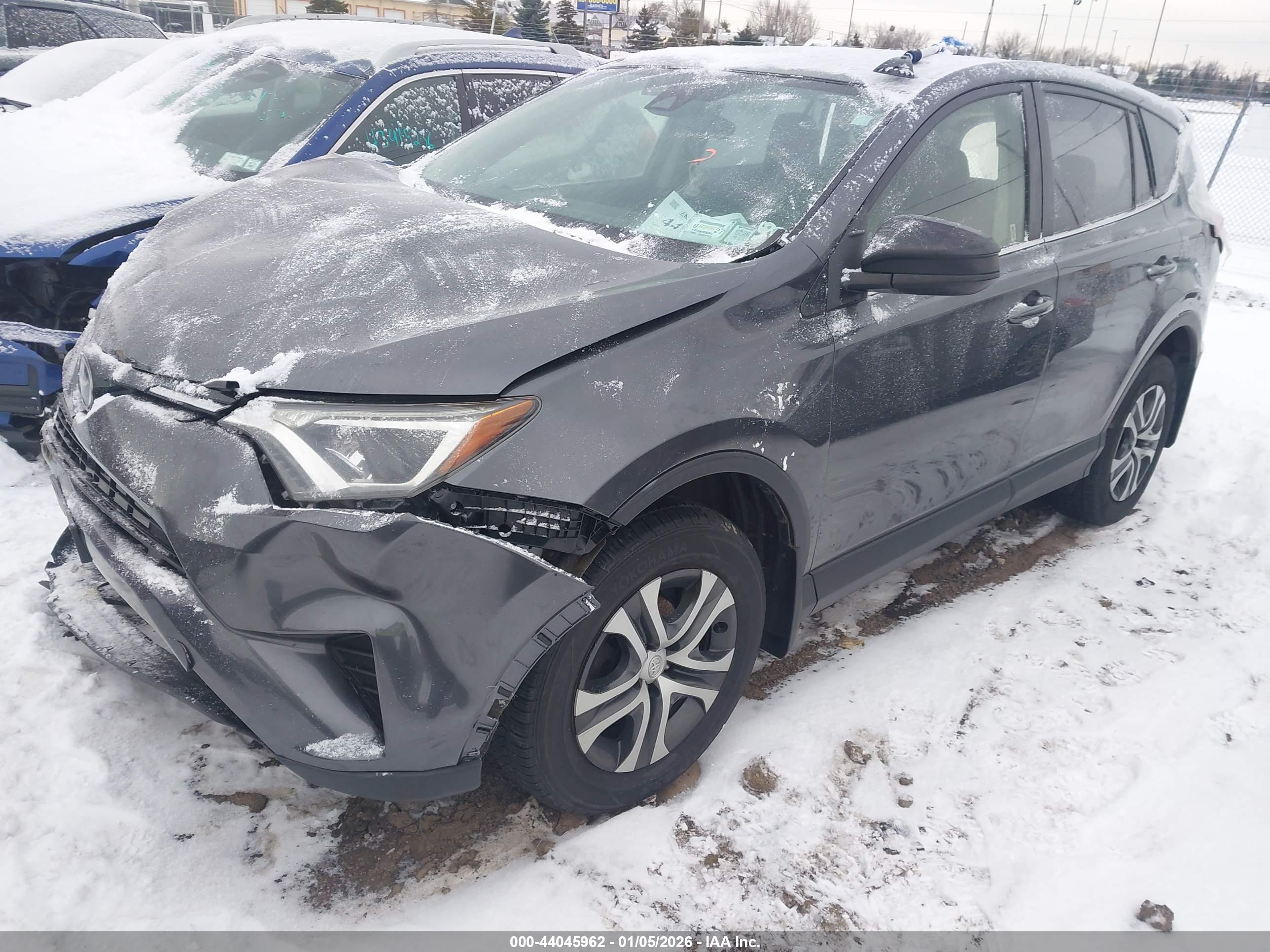 TOYOTA RAV4 image 2