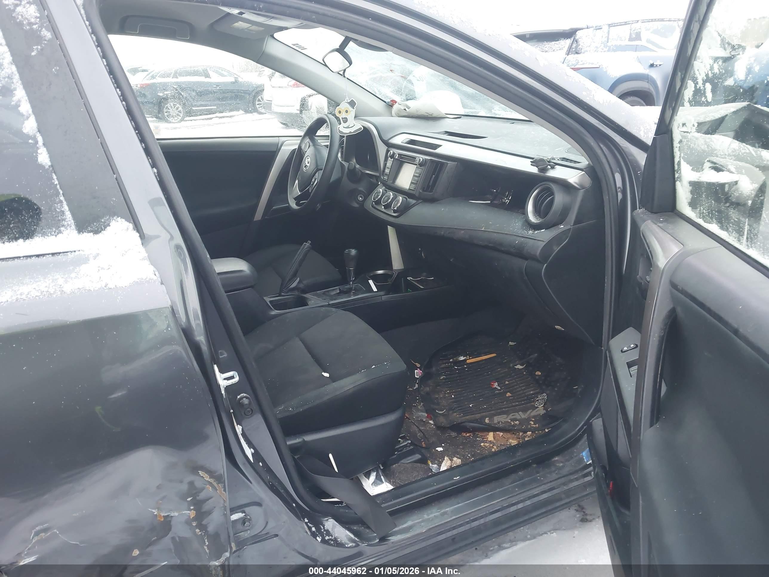 TOYOTA RAV4 image 5
