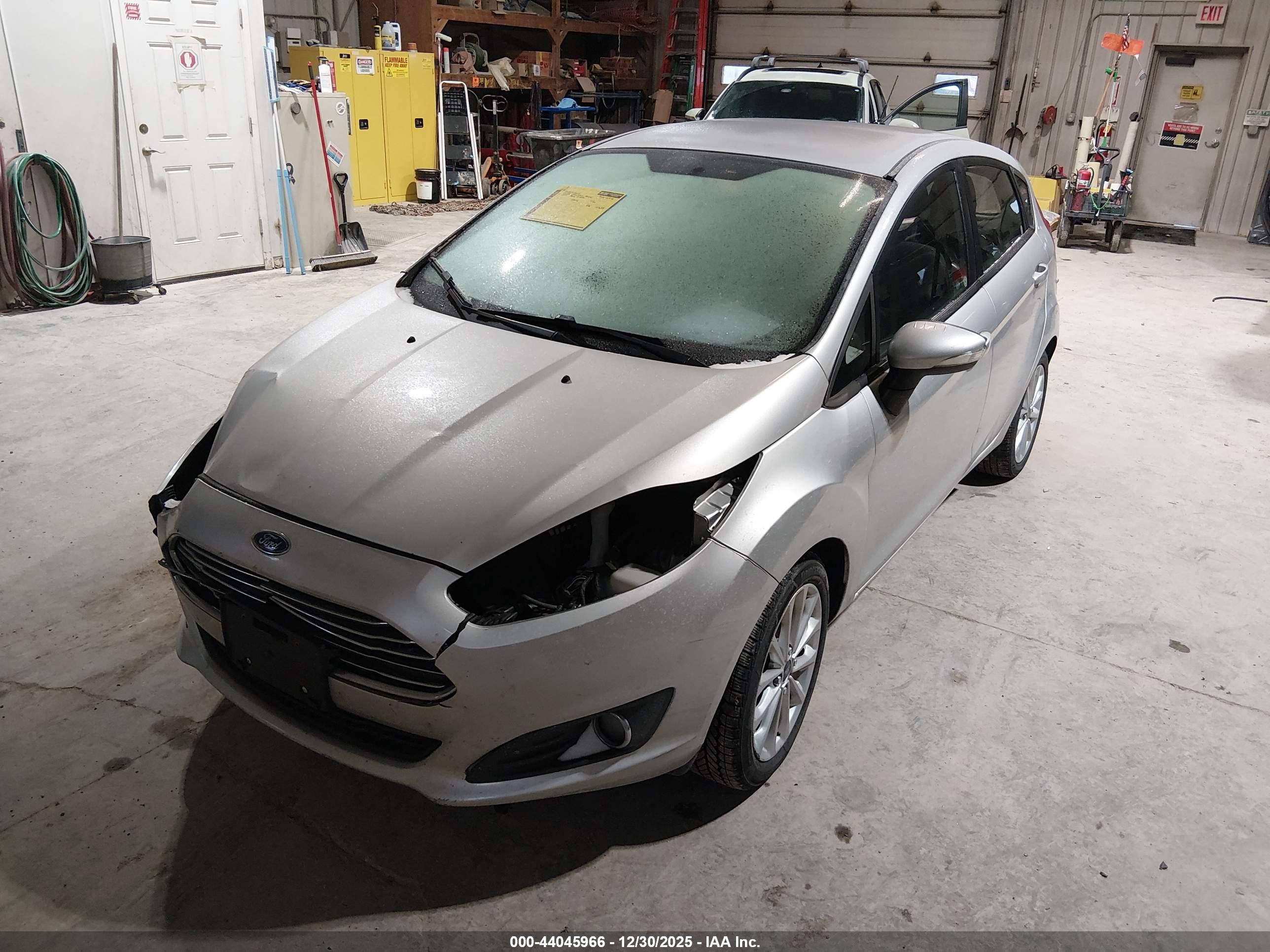 FORD FIESTA image 2