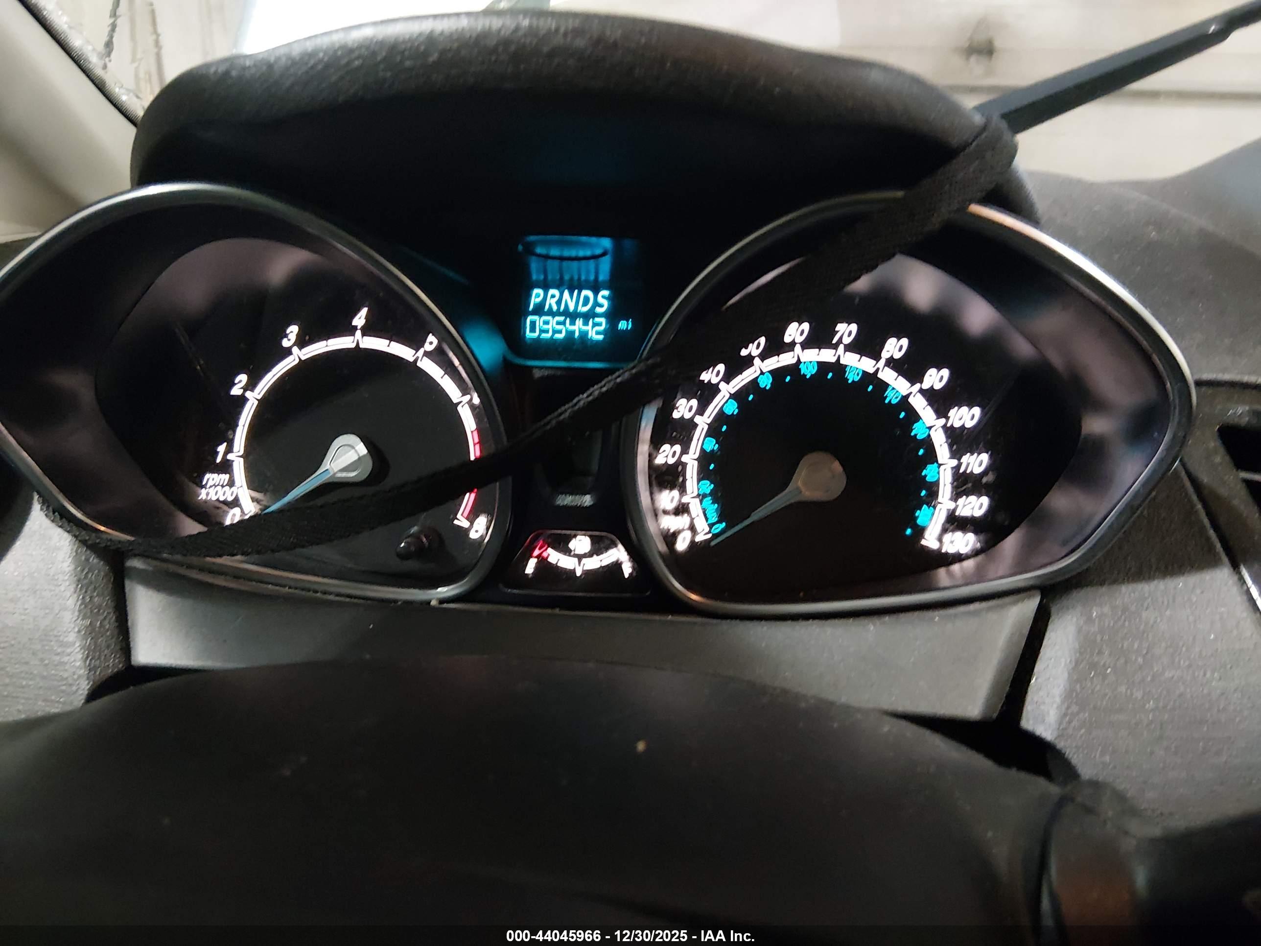 FORD FIESTA image 7