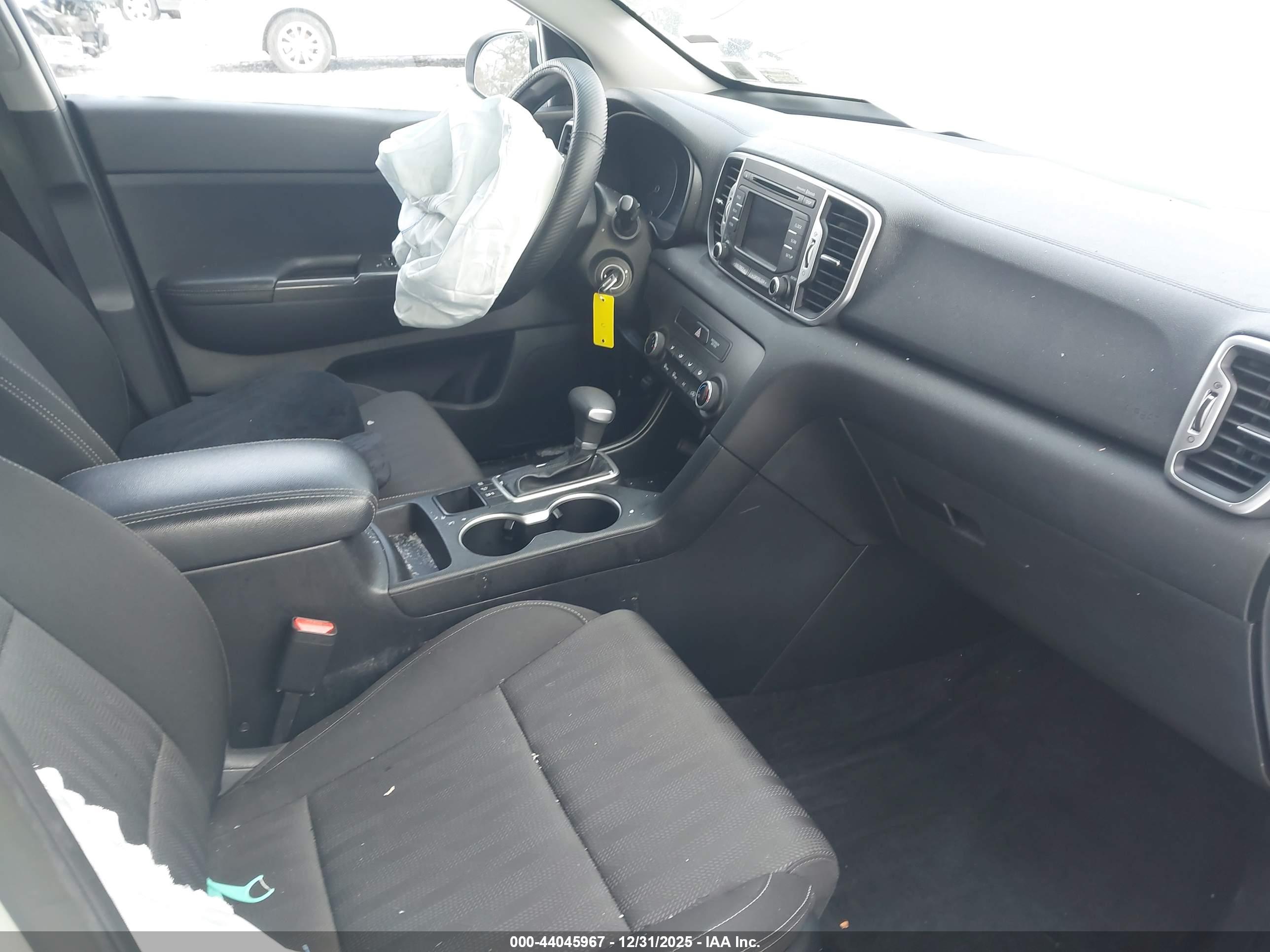 KIA SPORTAGE image 5