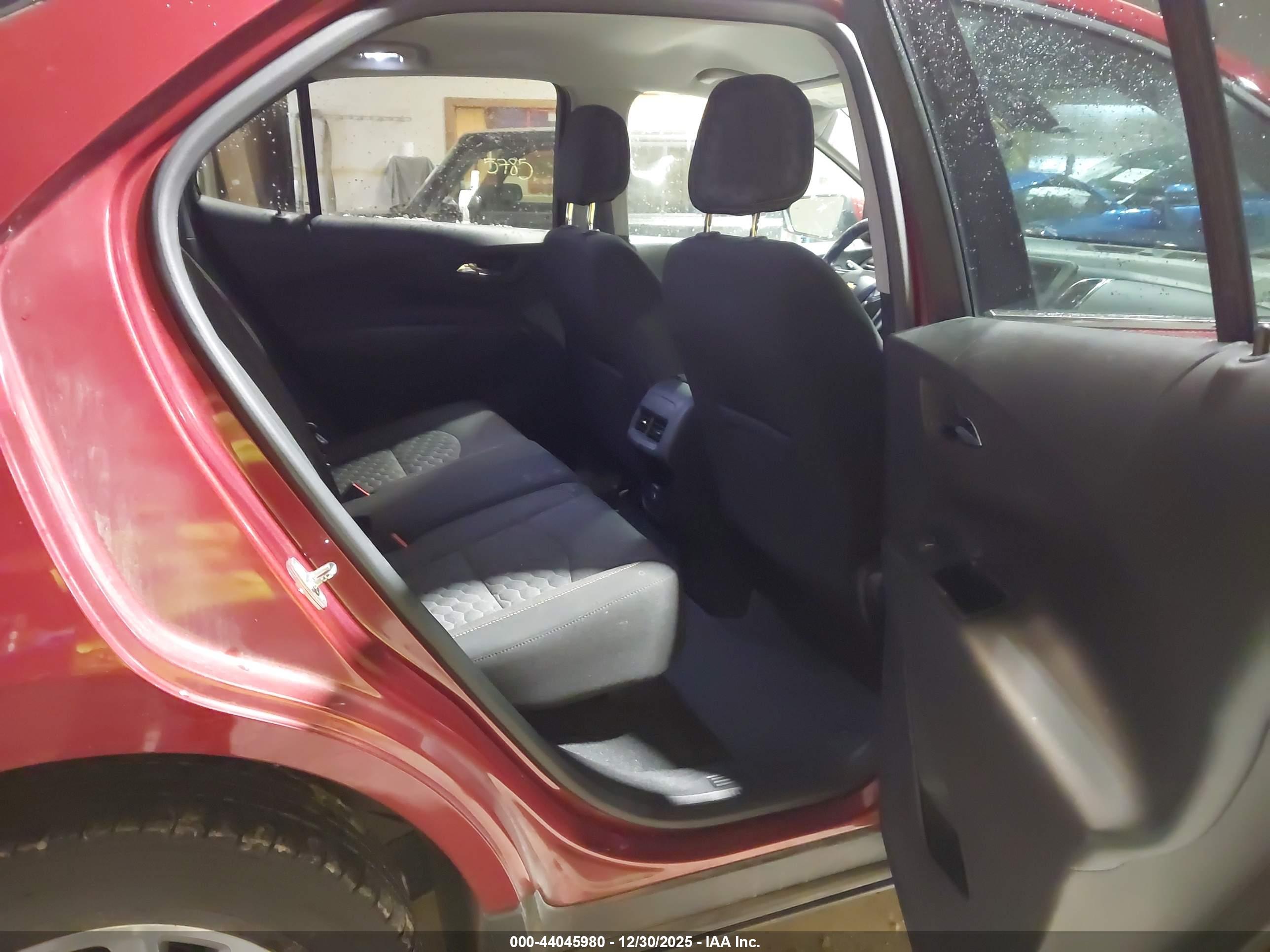 CHEVROLET EQUINOX image 8