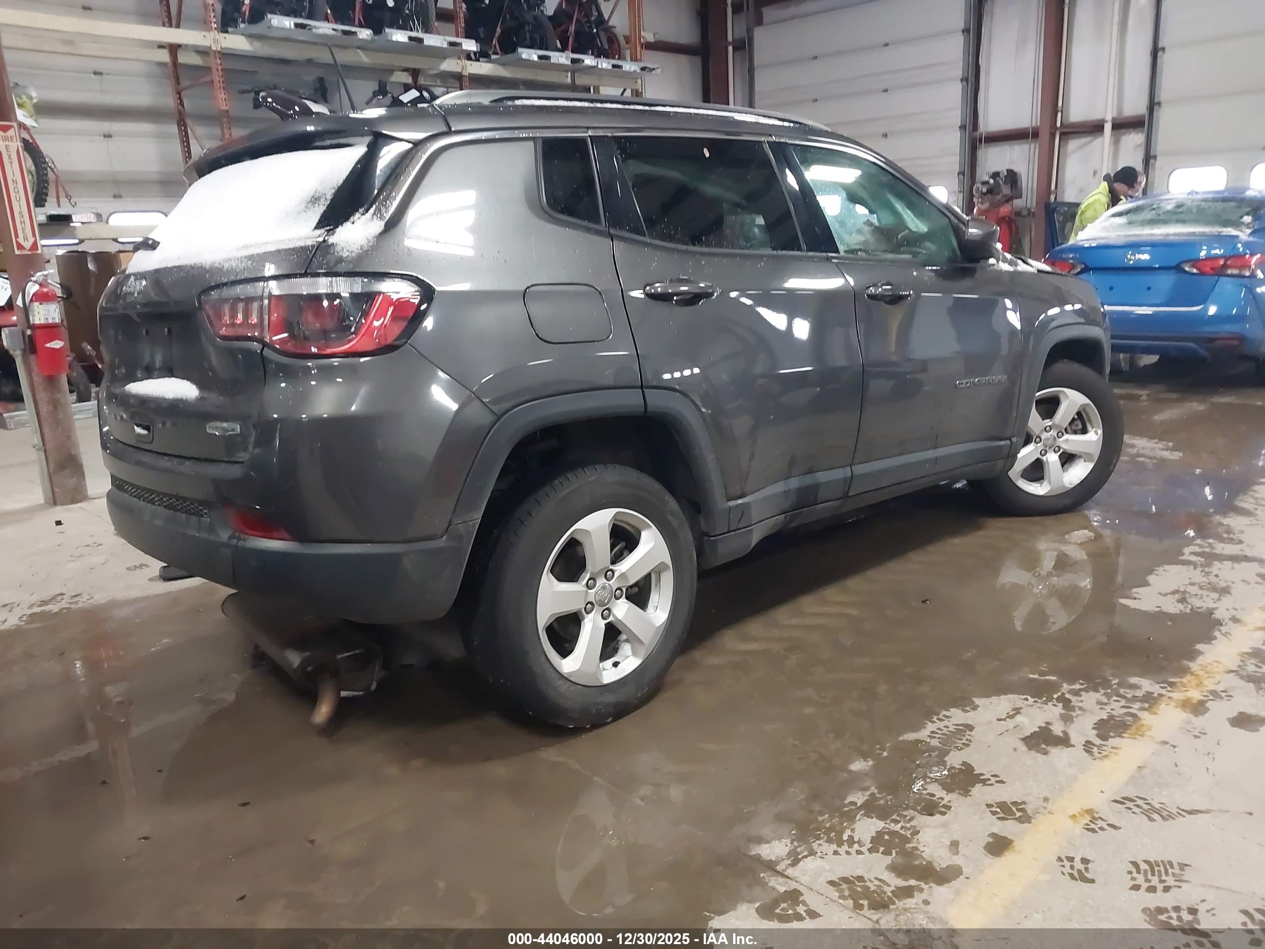 JEEP COMPASS image 4