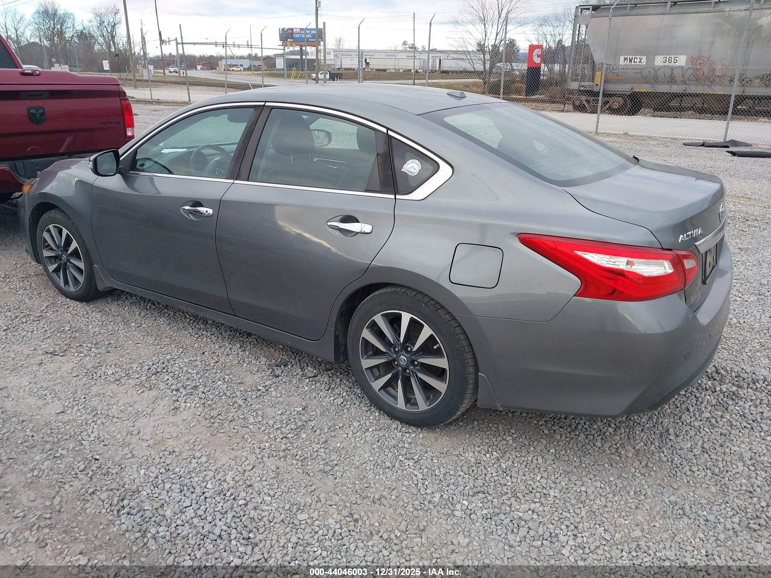 NISSAN ALTIMA image 3