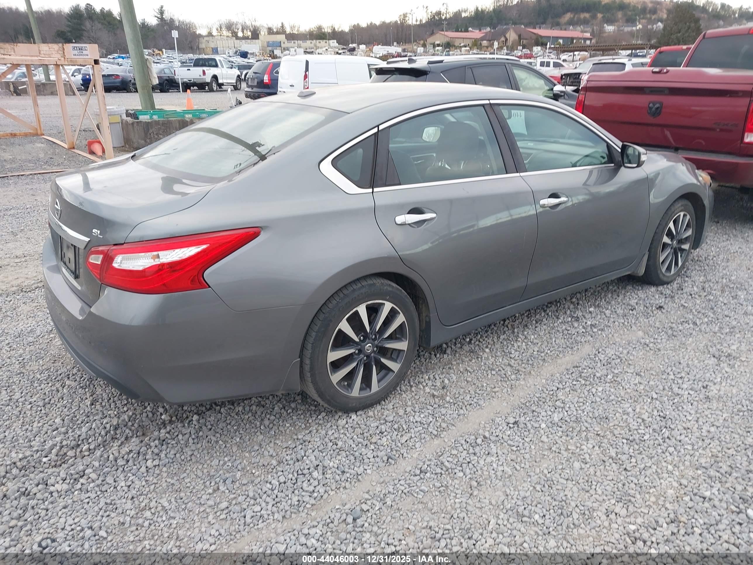 NISSAN ALTIMA image 4