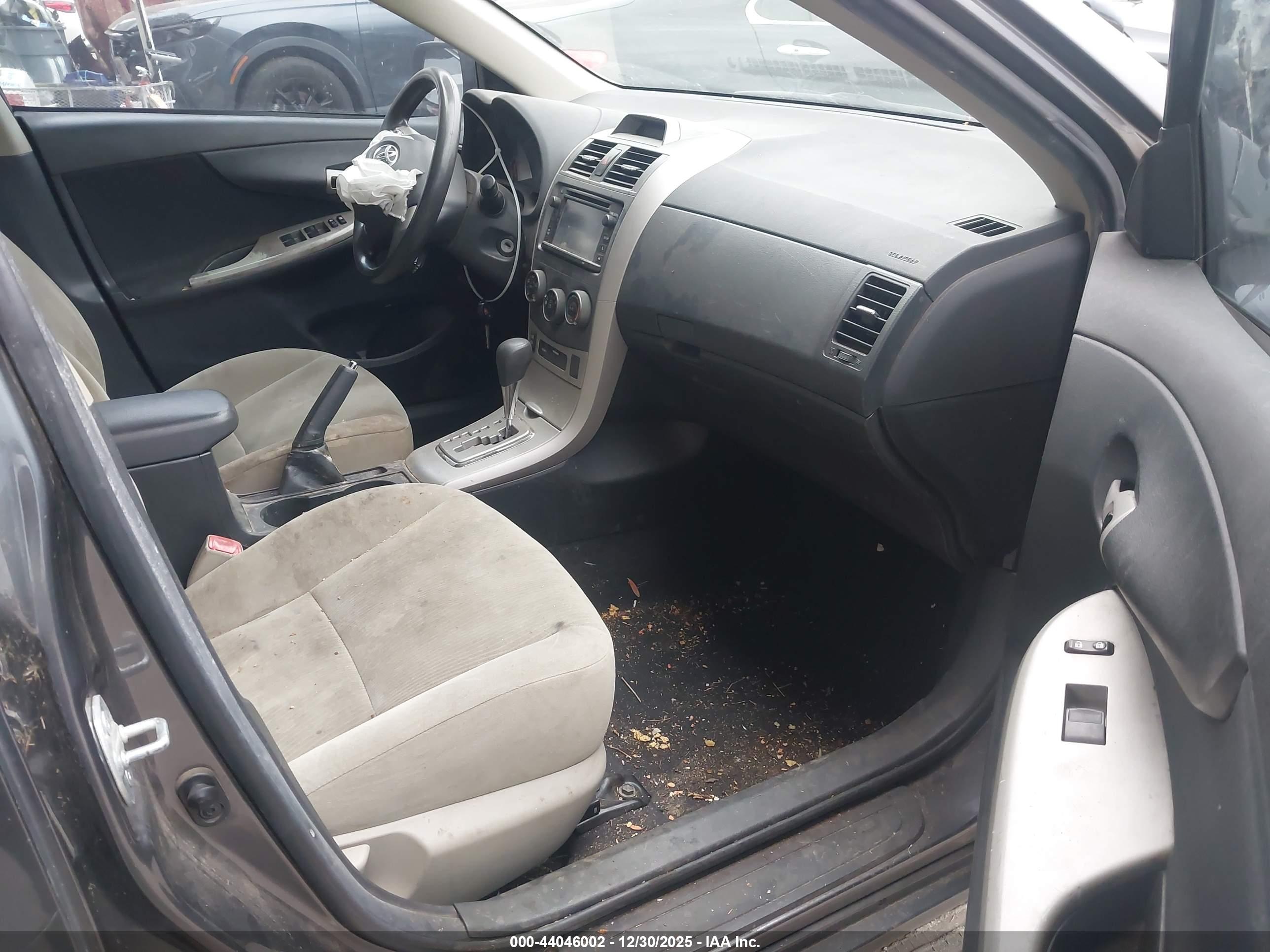 TOYOTA COROLLA image 5