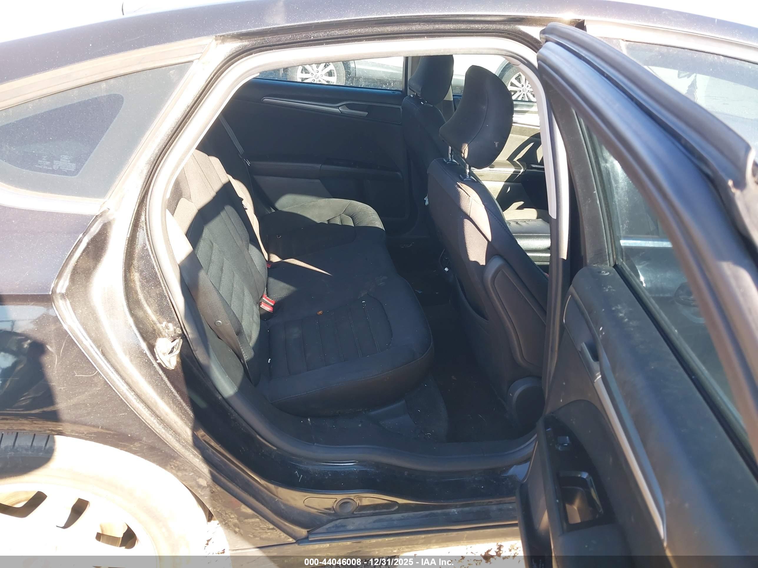 FORD FUSION image 8