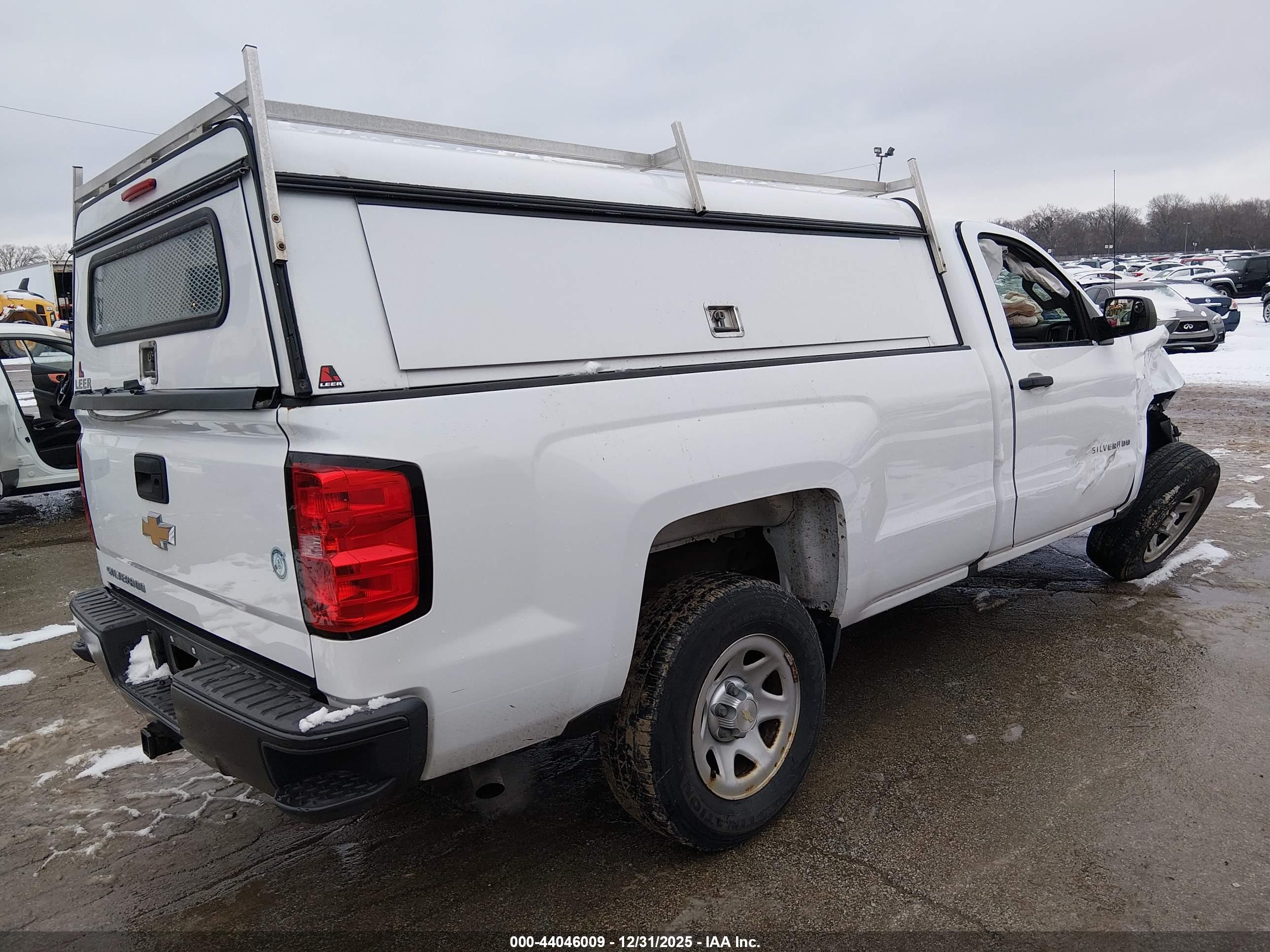 CHEVROLET SILVERADO image 4