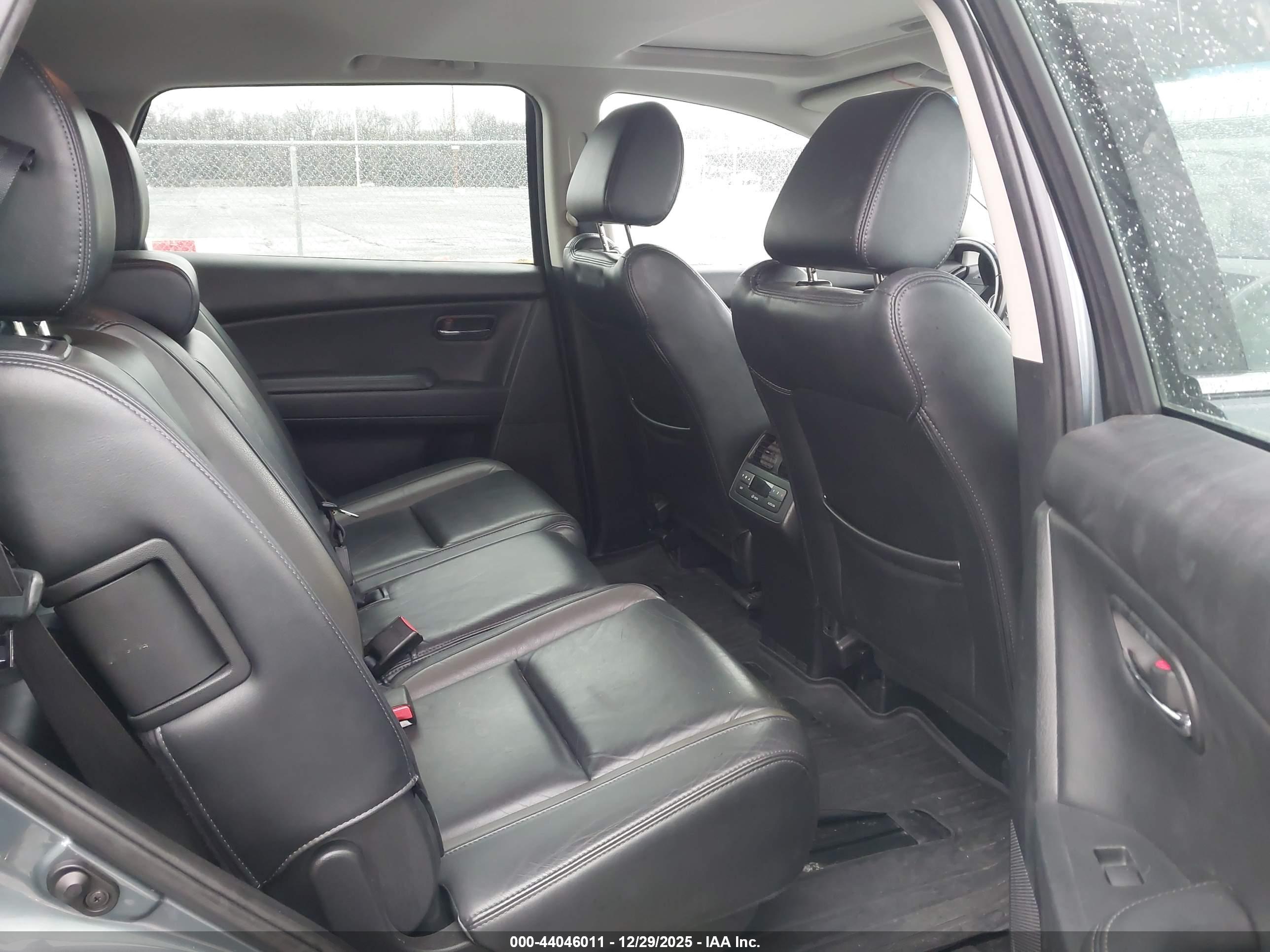 MAZDA CX-9 image 8