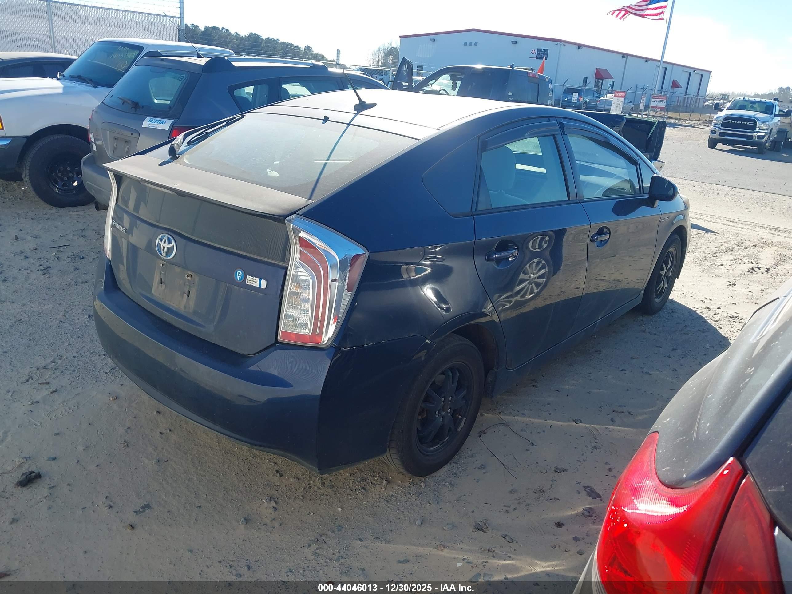 TOYOTA PRIUS image 4