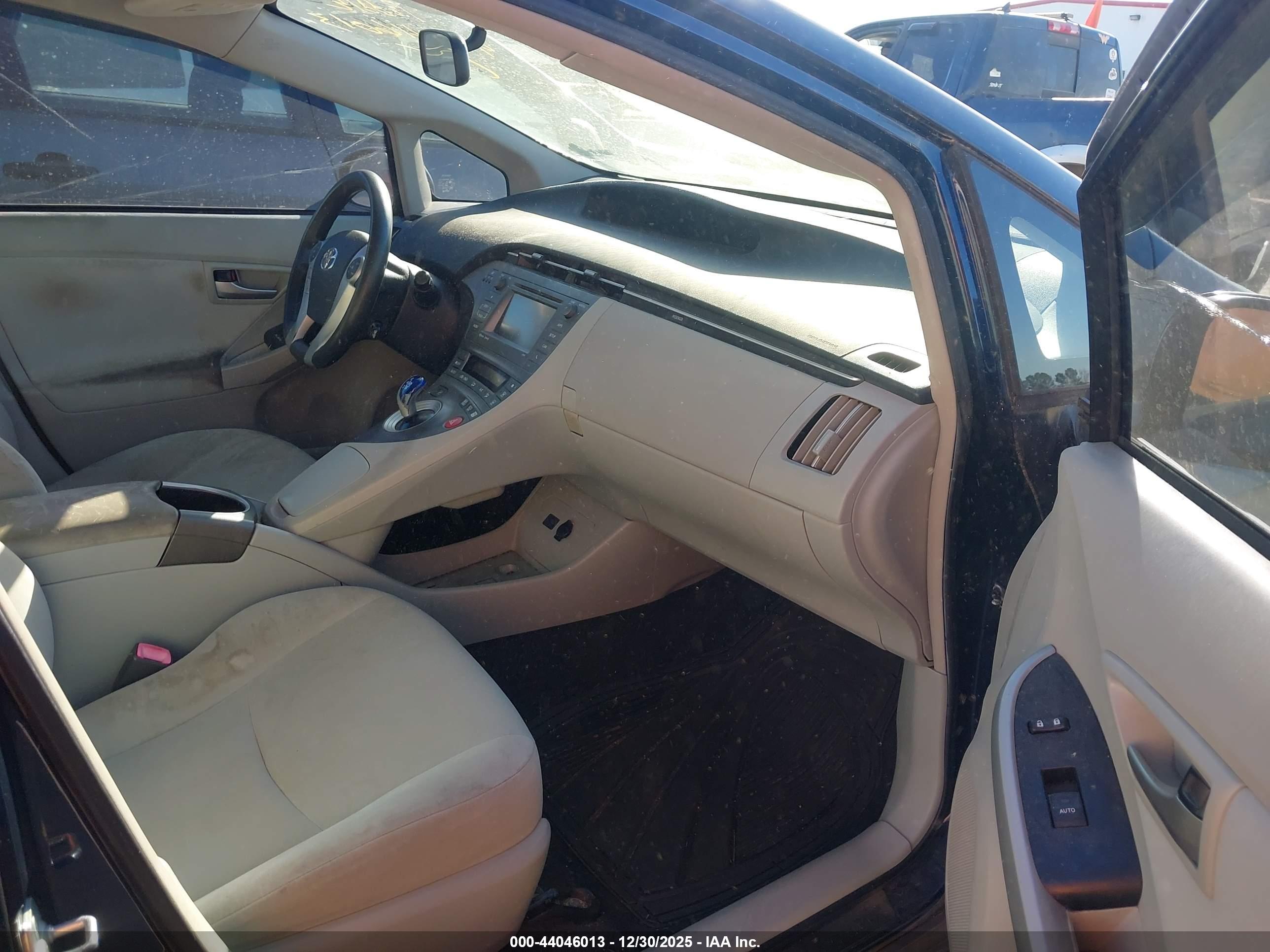 TOYOTA PRIUS image 5