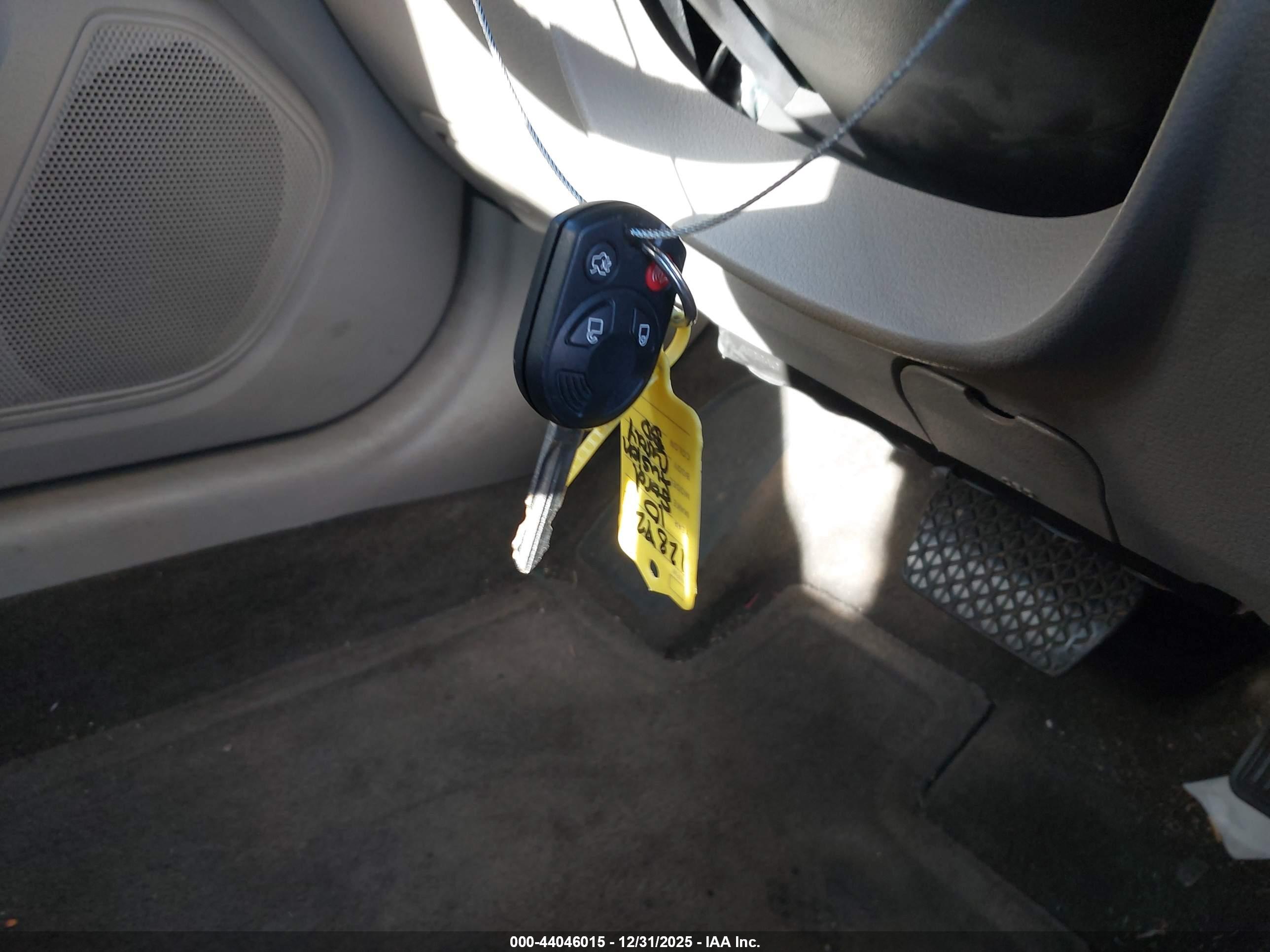 FORD FUSION image 11