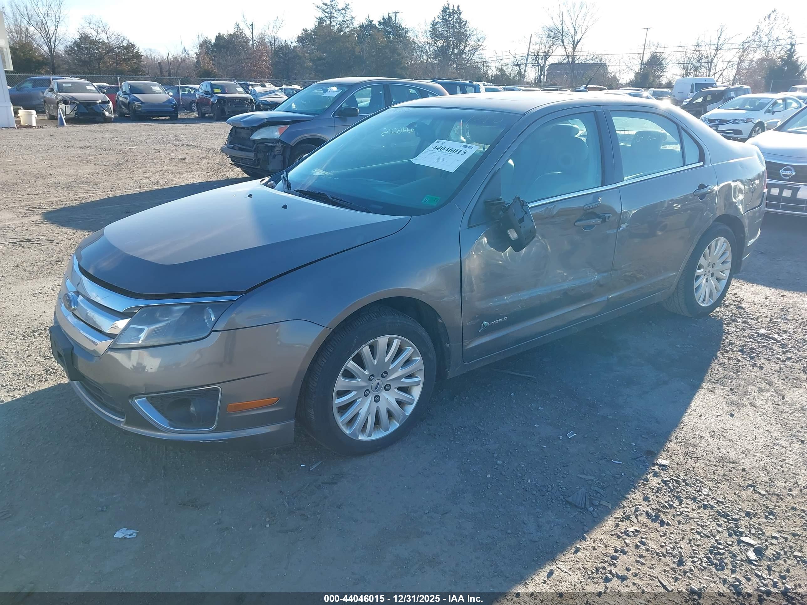 FORD FUSION image 2