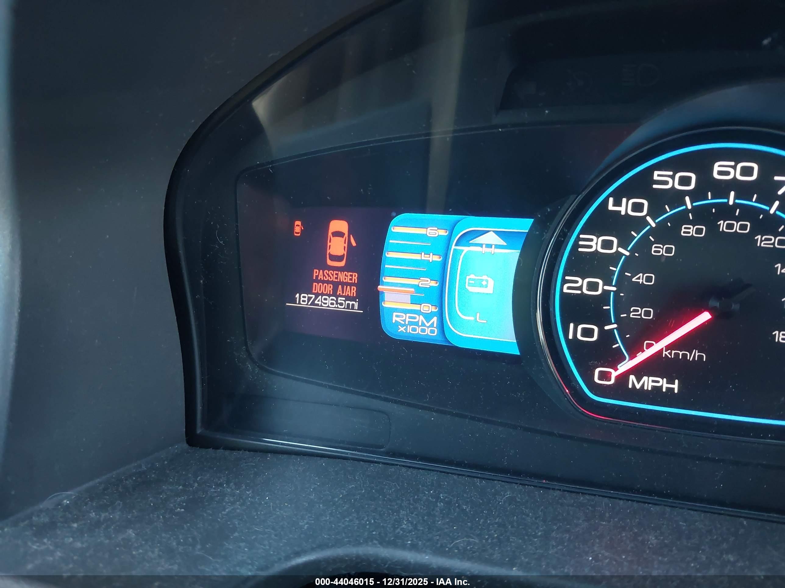 FORD FUSION image 7