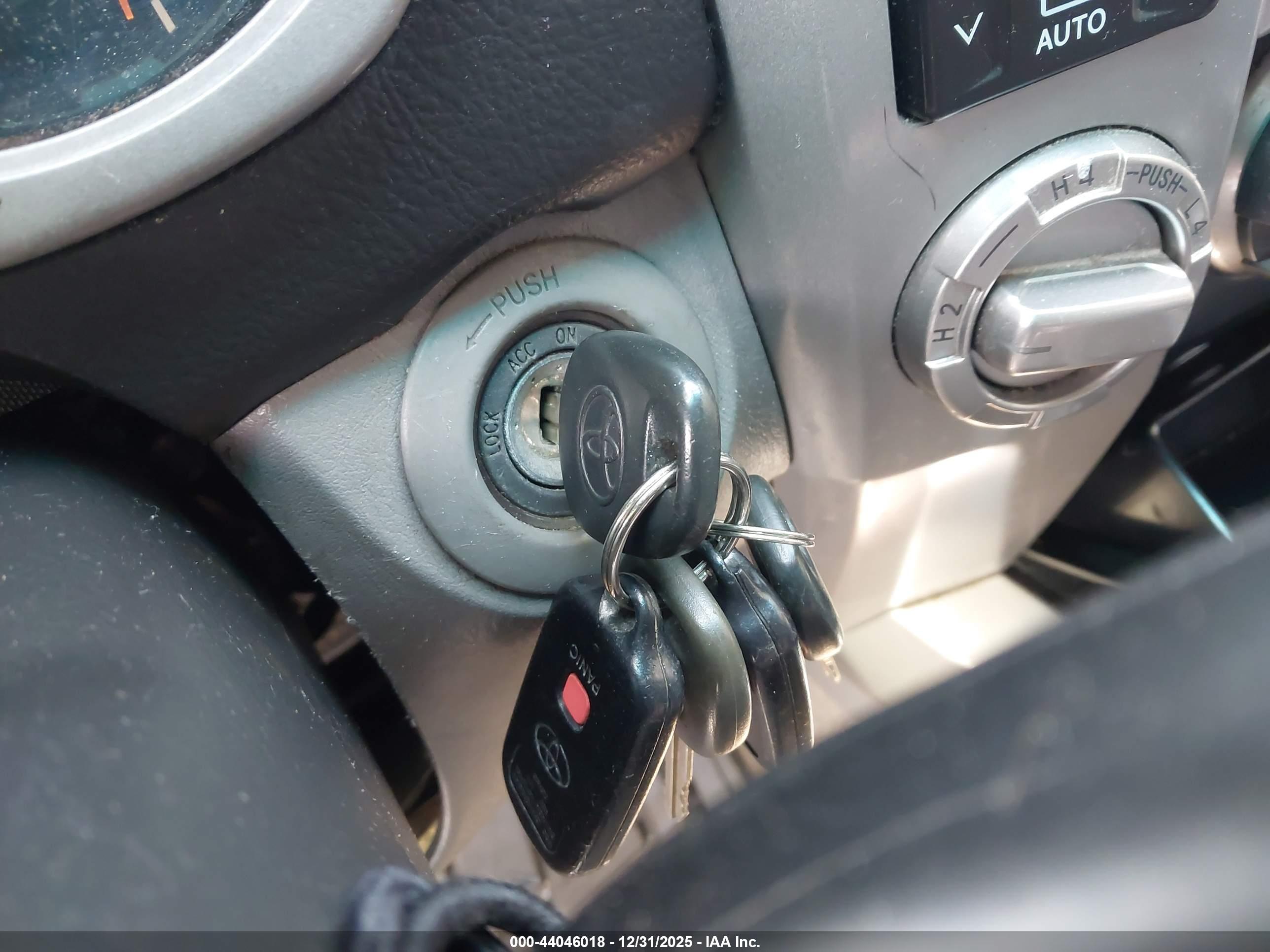 TOYOTA 4RUNNER image 11