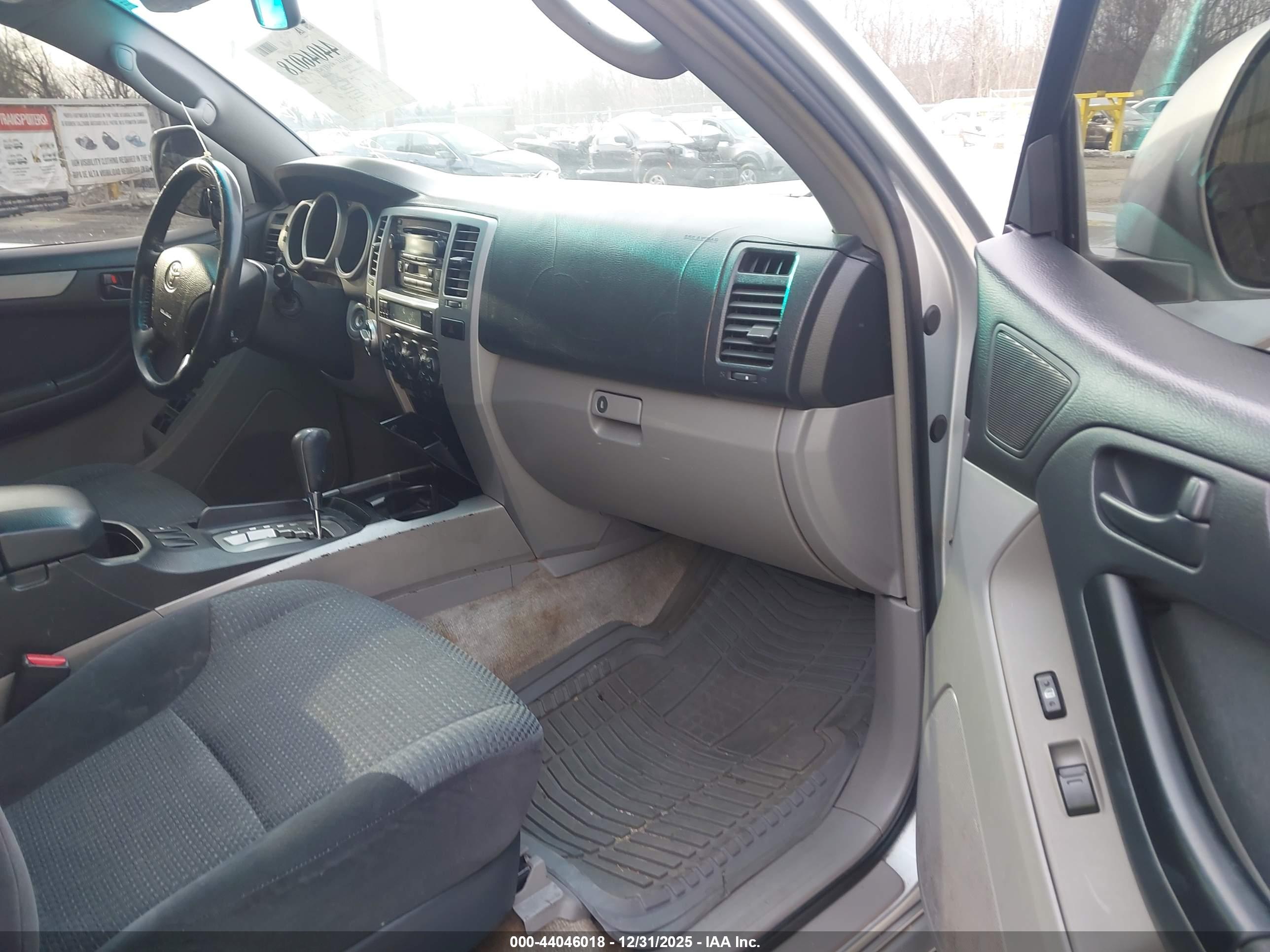 TOYOTA 4RUNNER image 5