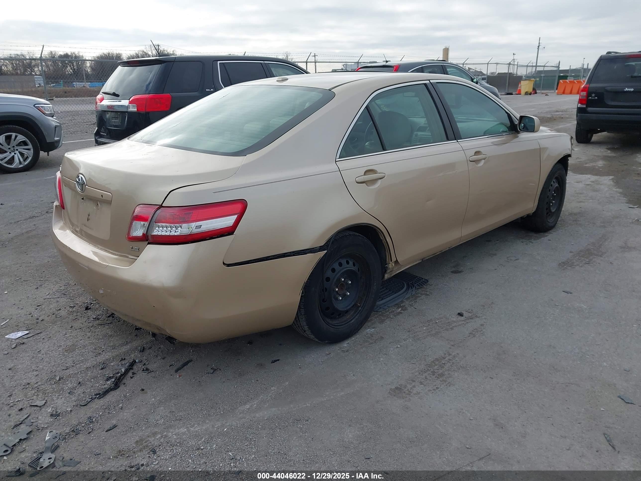 TOYOTA CAMRY image 4