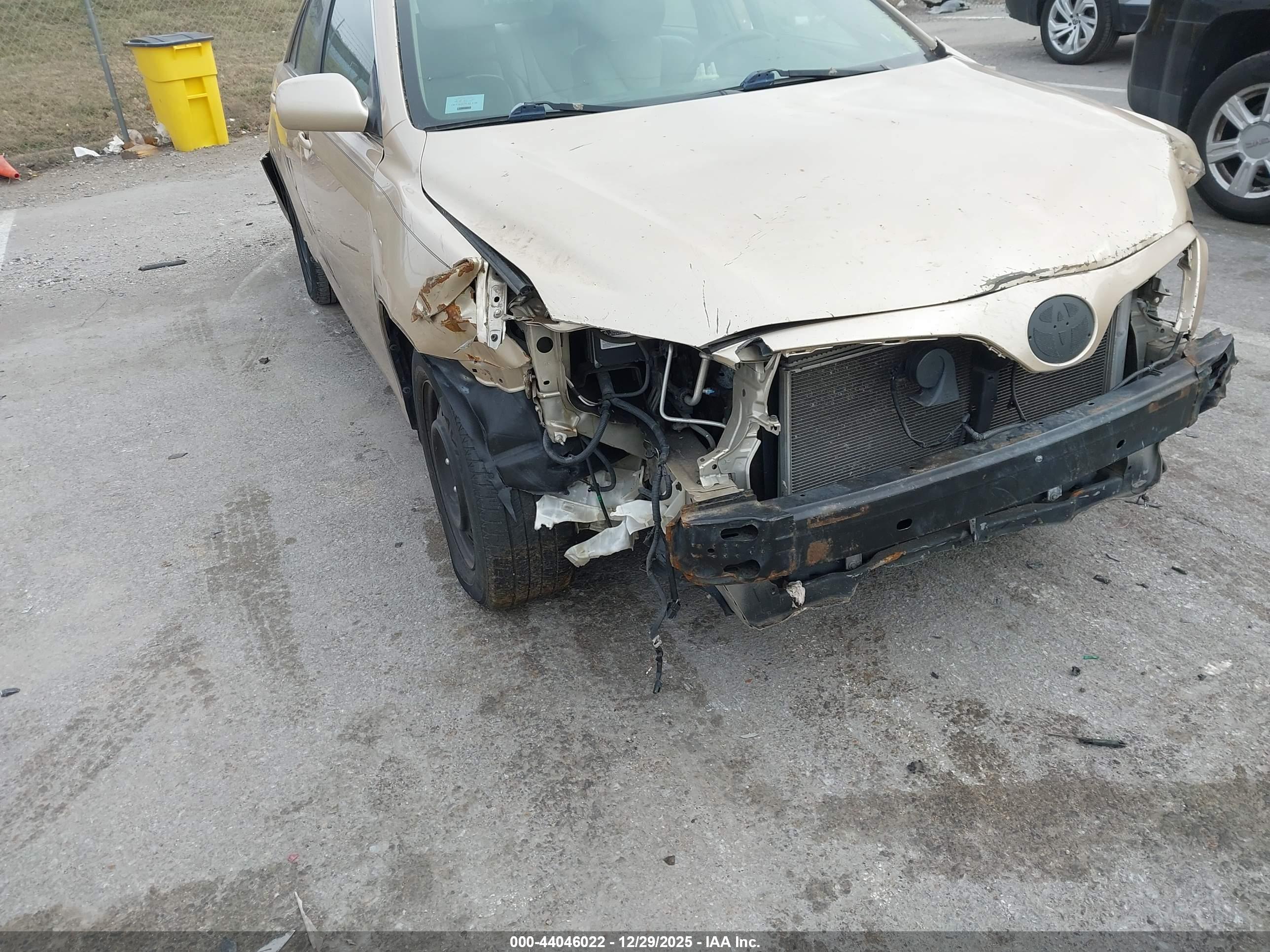TOYOTA CAMRY image 6