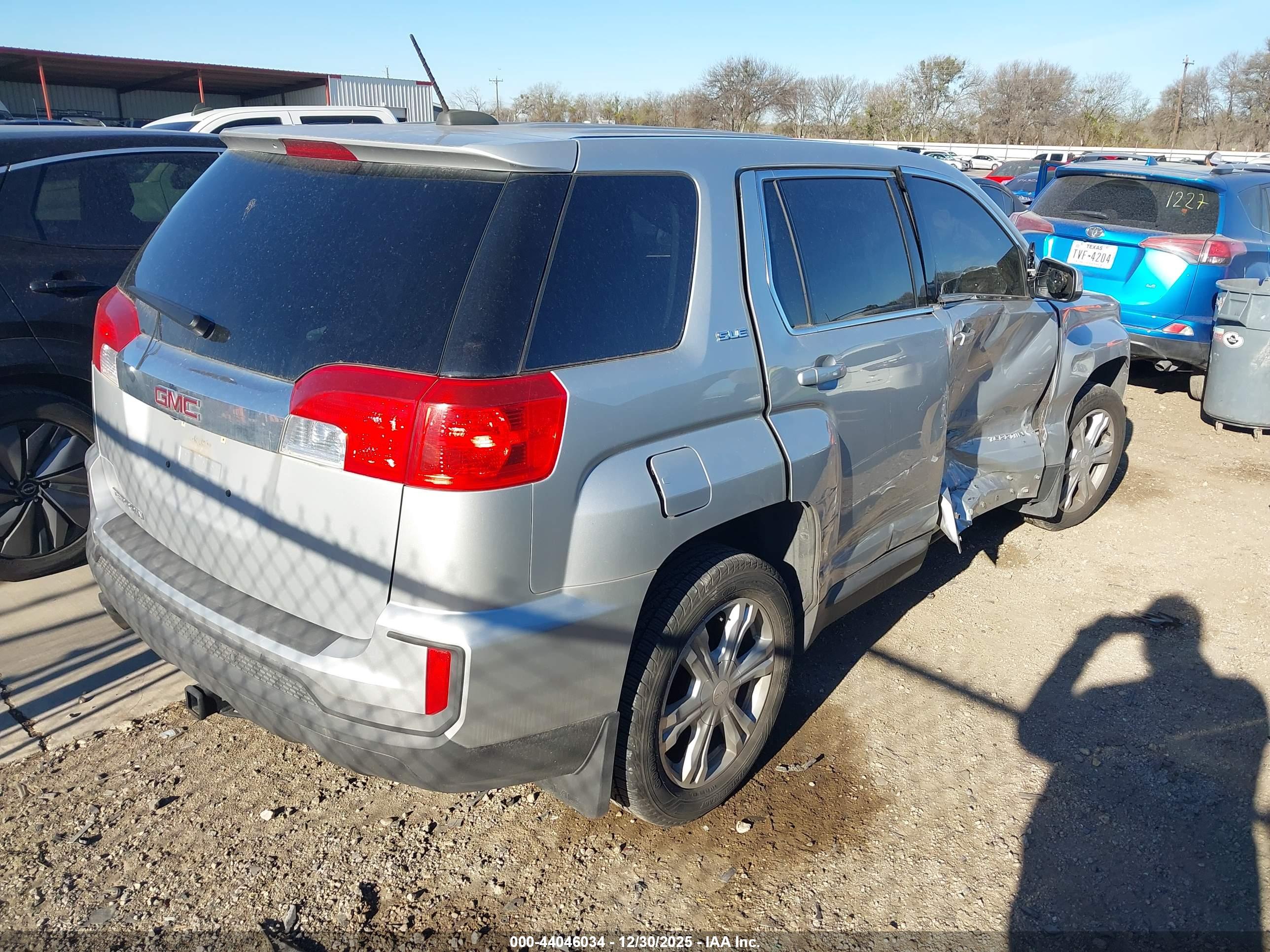 GMC TERRAIN image 4