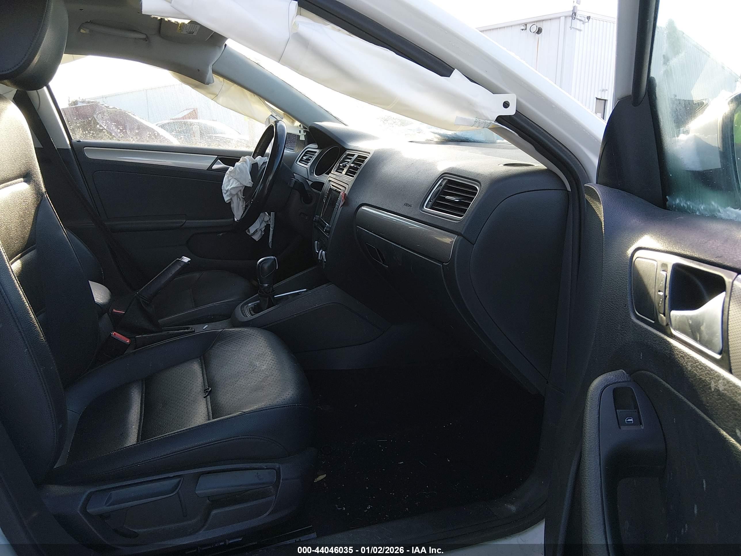 VOLKSWAGEN JETTA image 5
