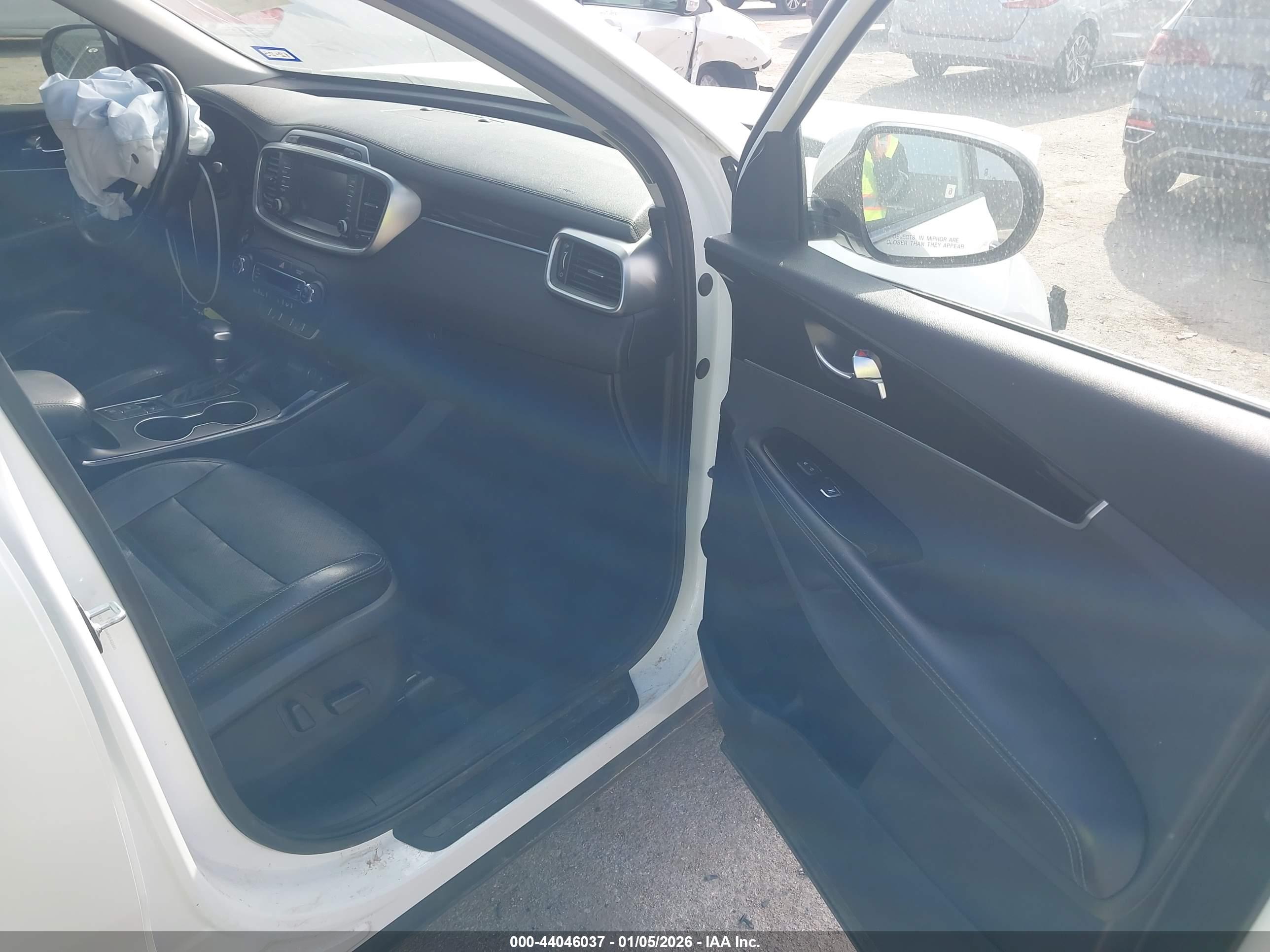 KIA SORENTO image 5