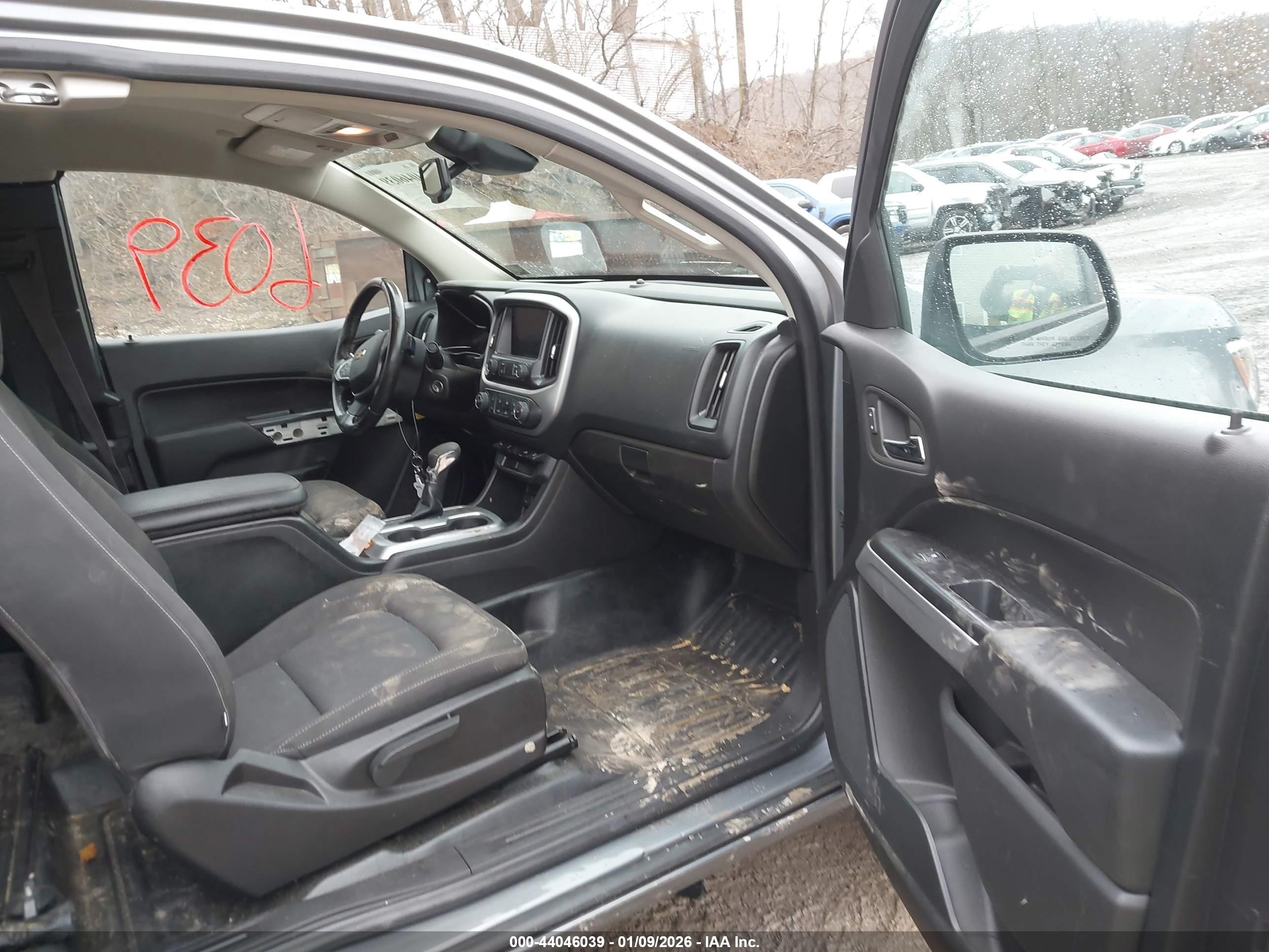 CHEVROLET COLORADO image 5