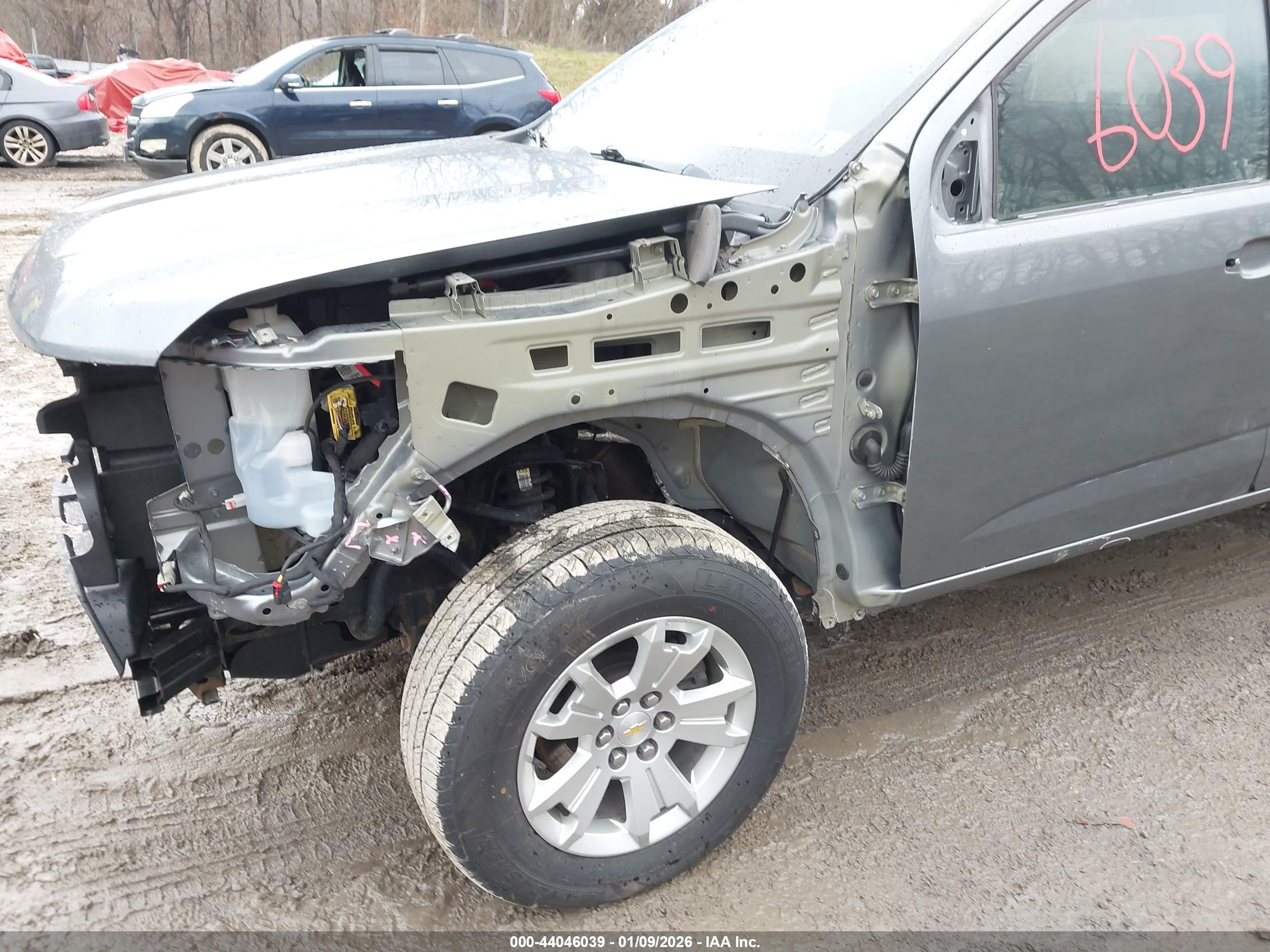 CHEVROLET COLORADO image 6