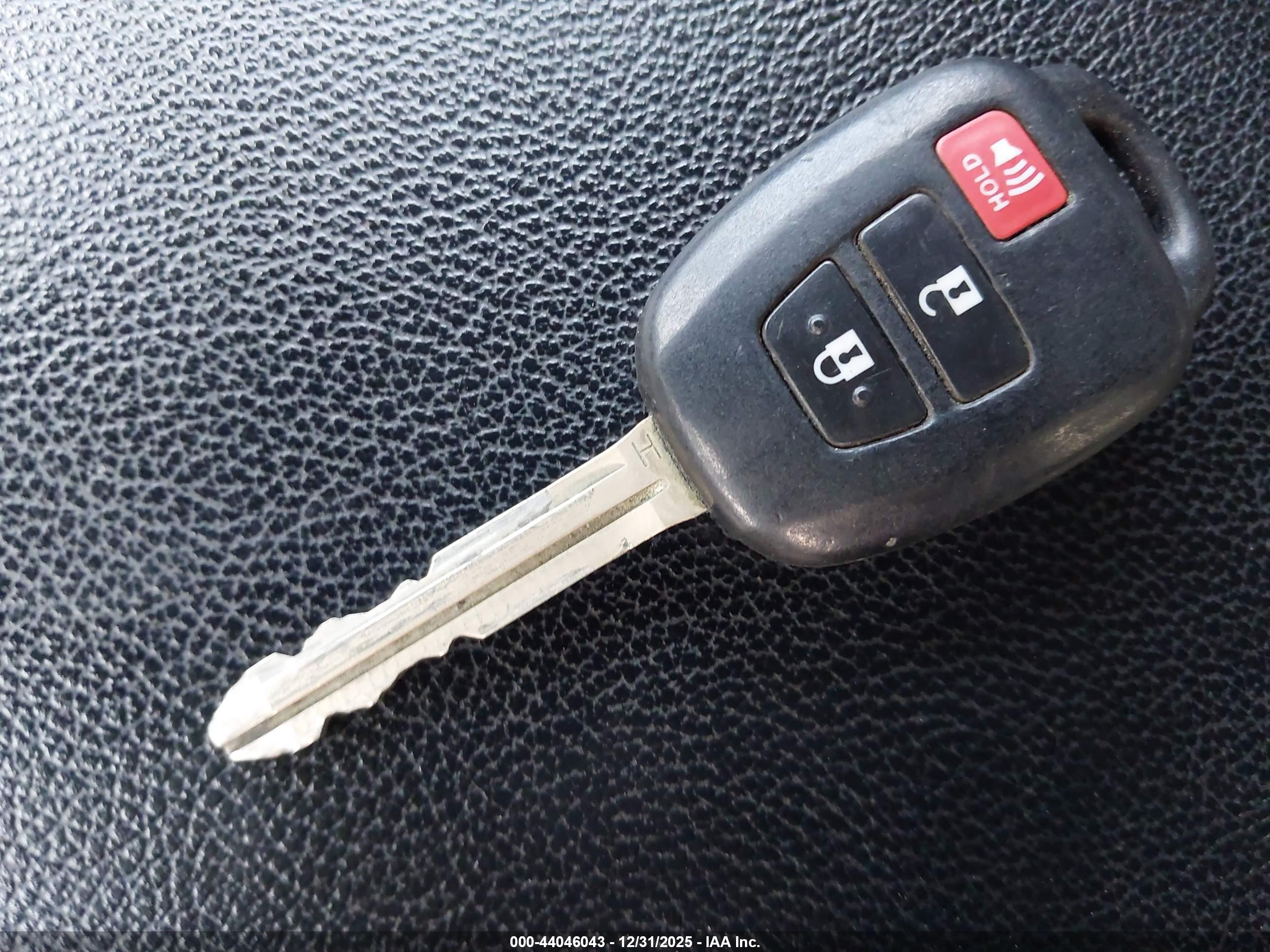 TOYOTA RAV4 image 11