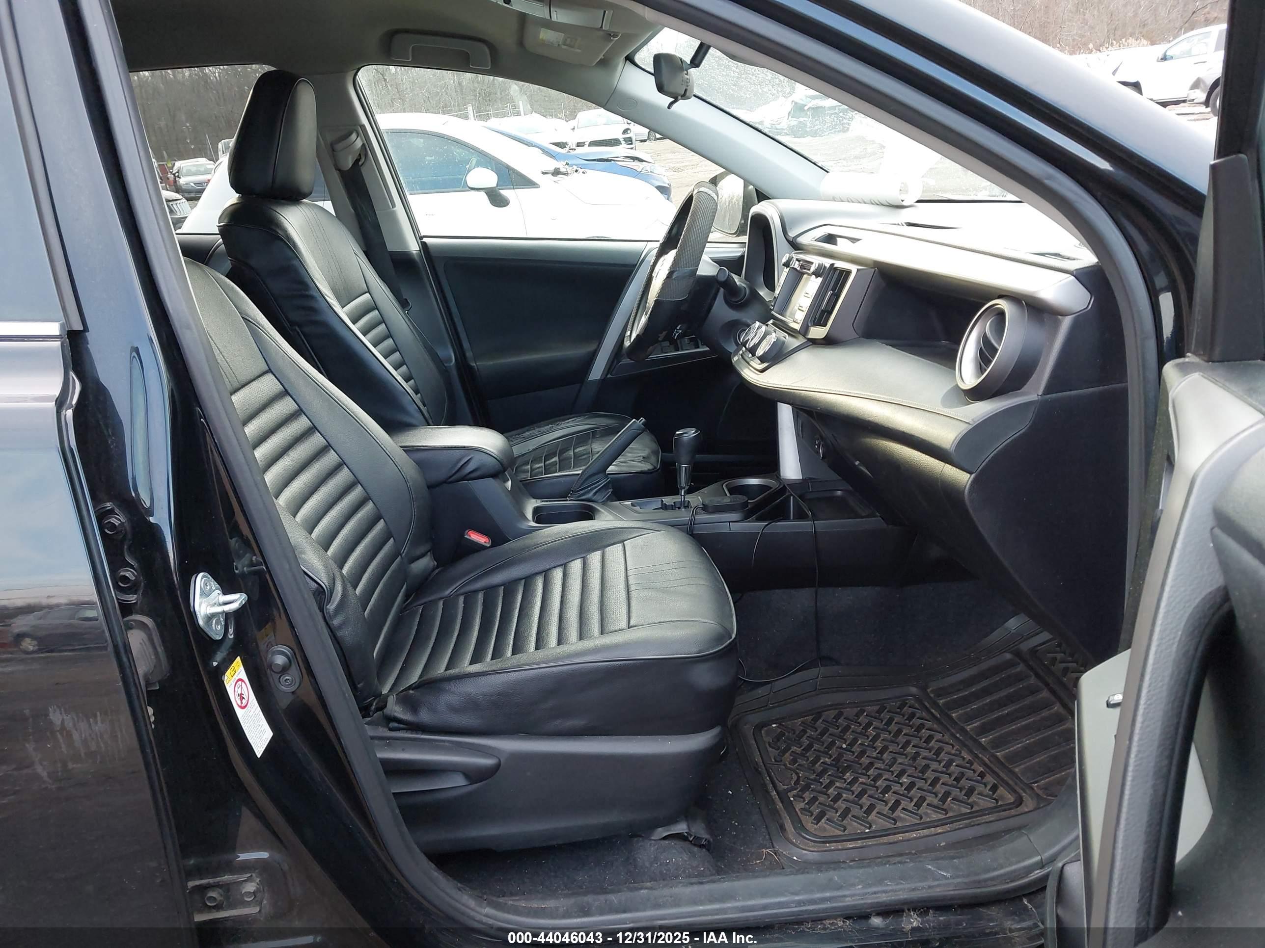 TOYOTA RAV4 image 5