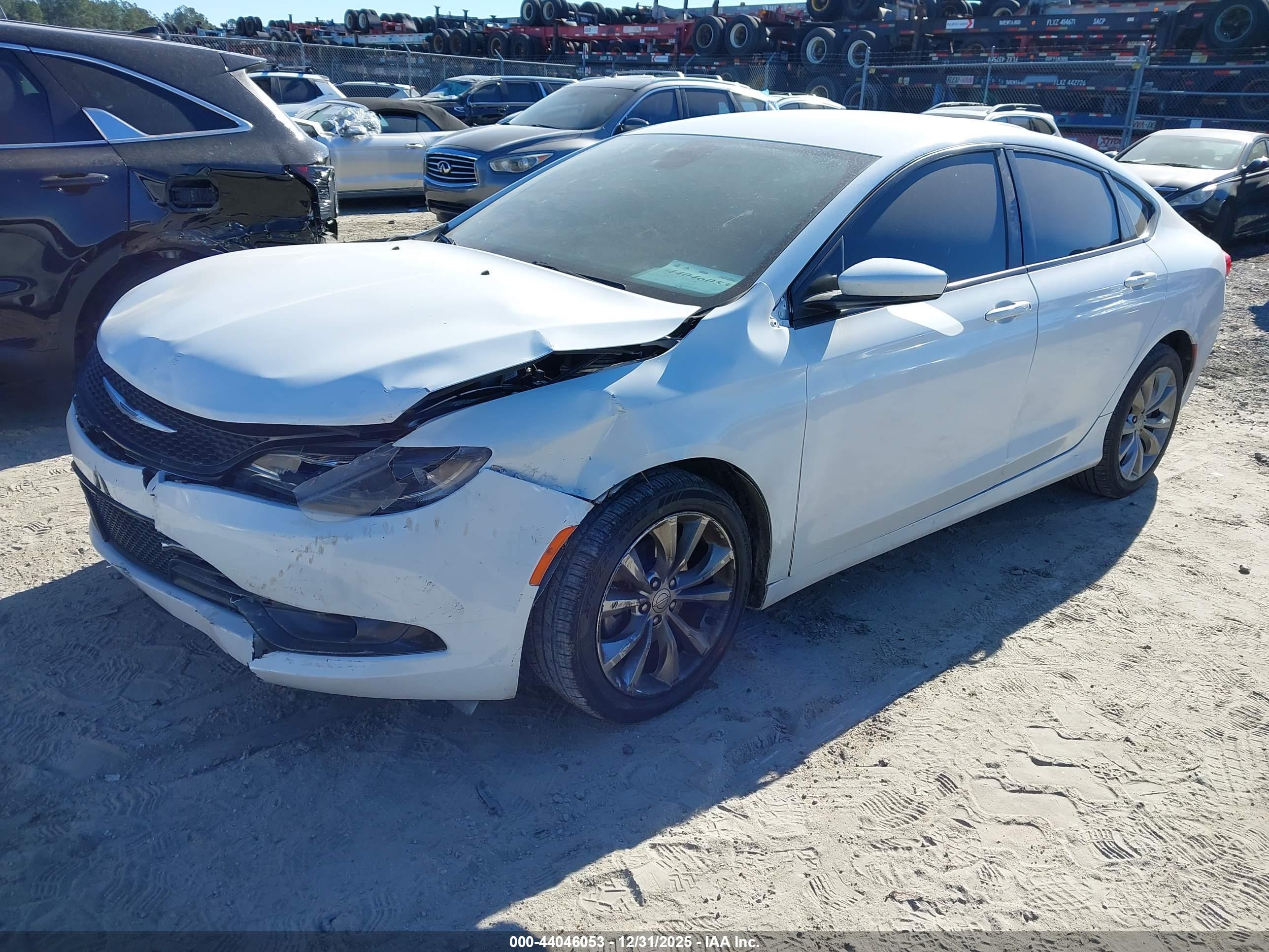 CHRYSLER 200 image 2