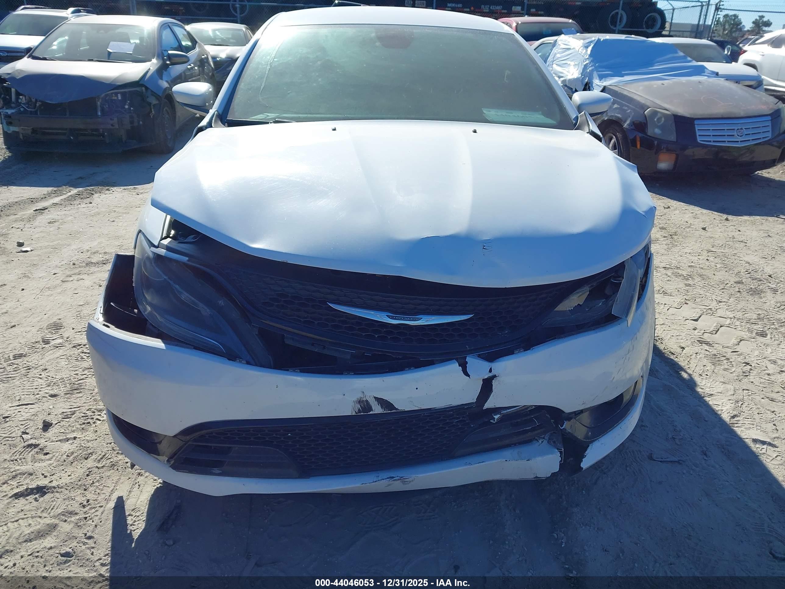 CHRYSLER 200 image 6