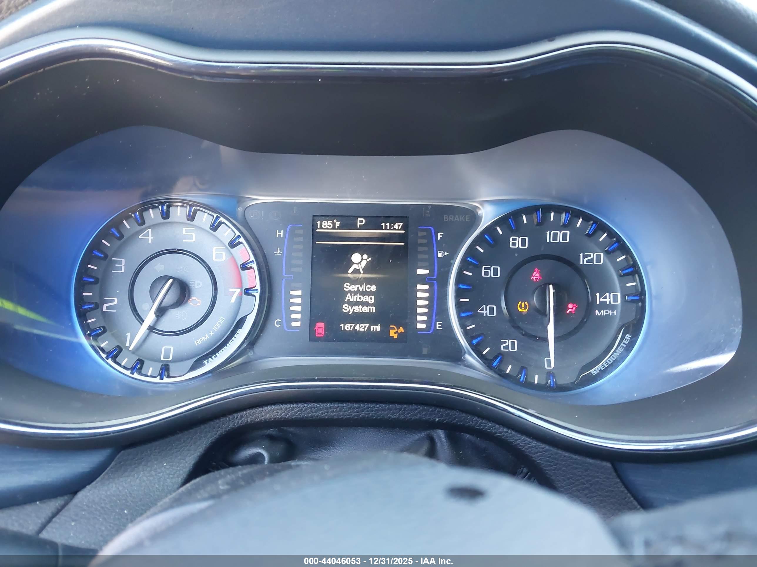 CHRYSLER 200 image 7