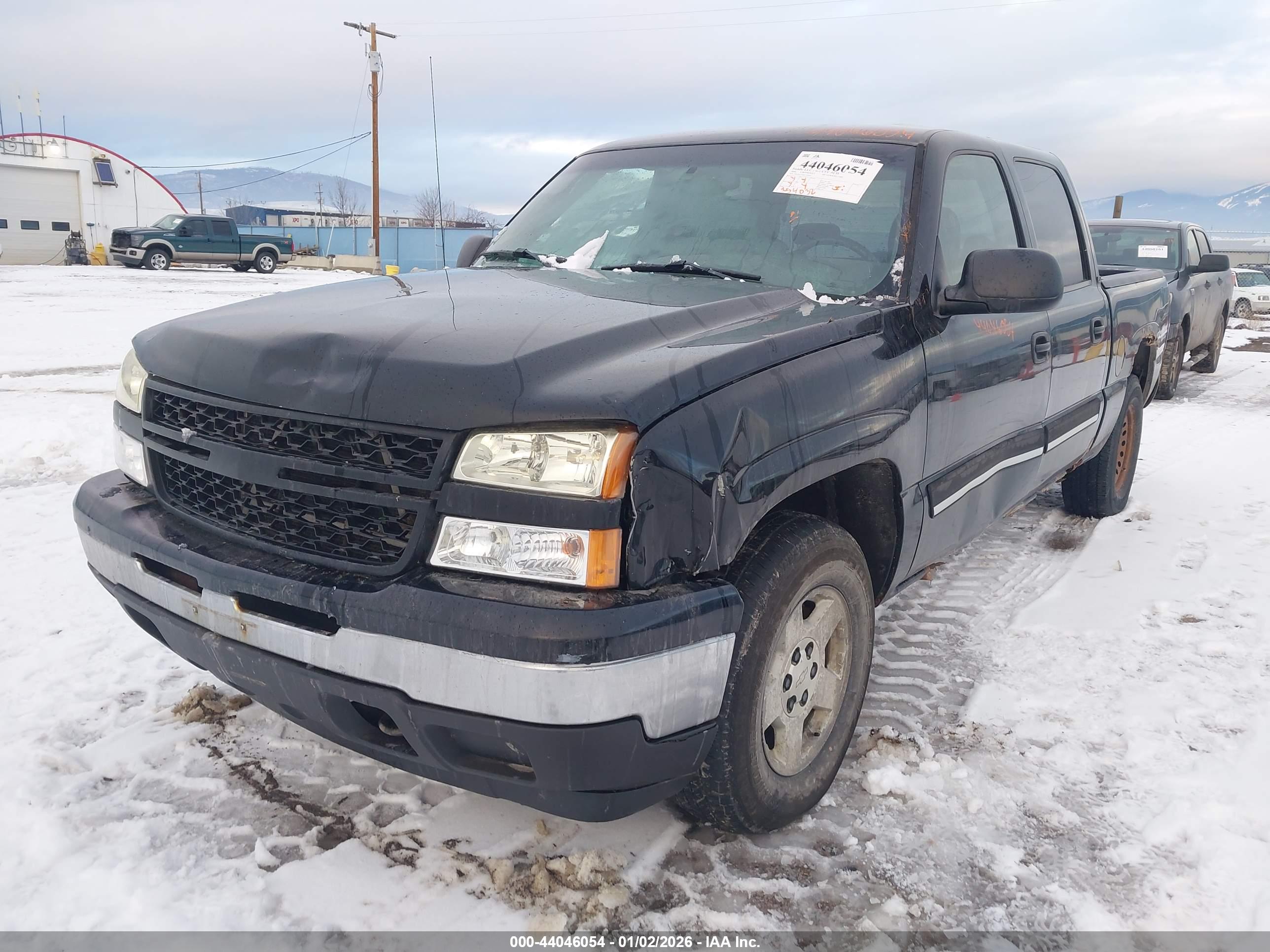 CHEVROLET SILVERADO image 6