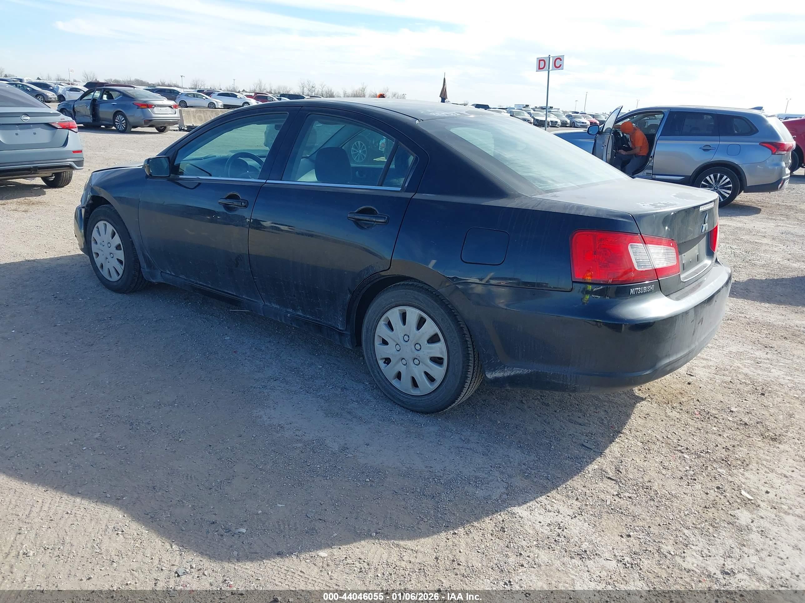 MITSUBISHI GALANT image 3