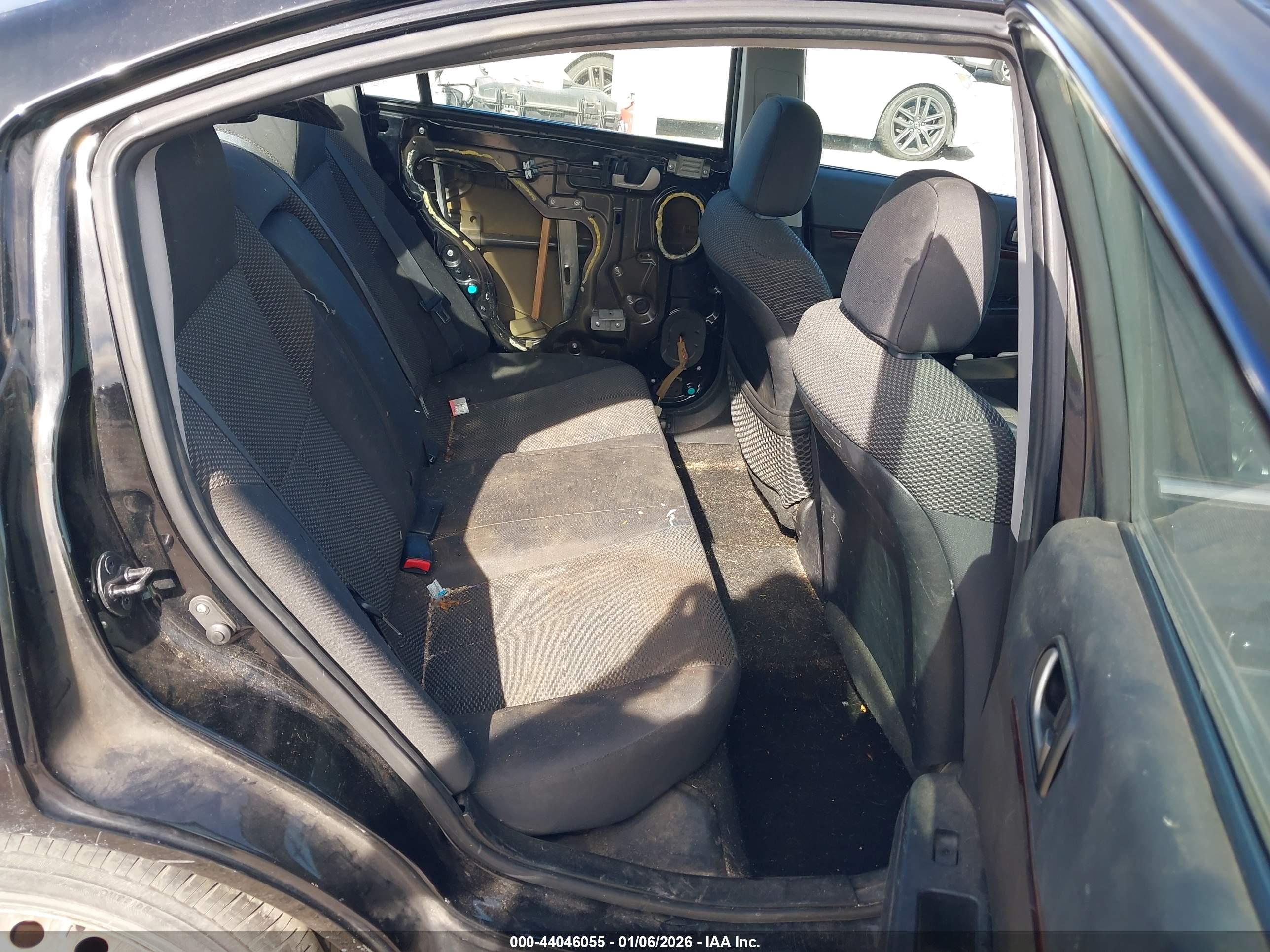MITSUBISHI GALANT image 8