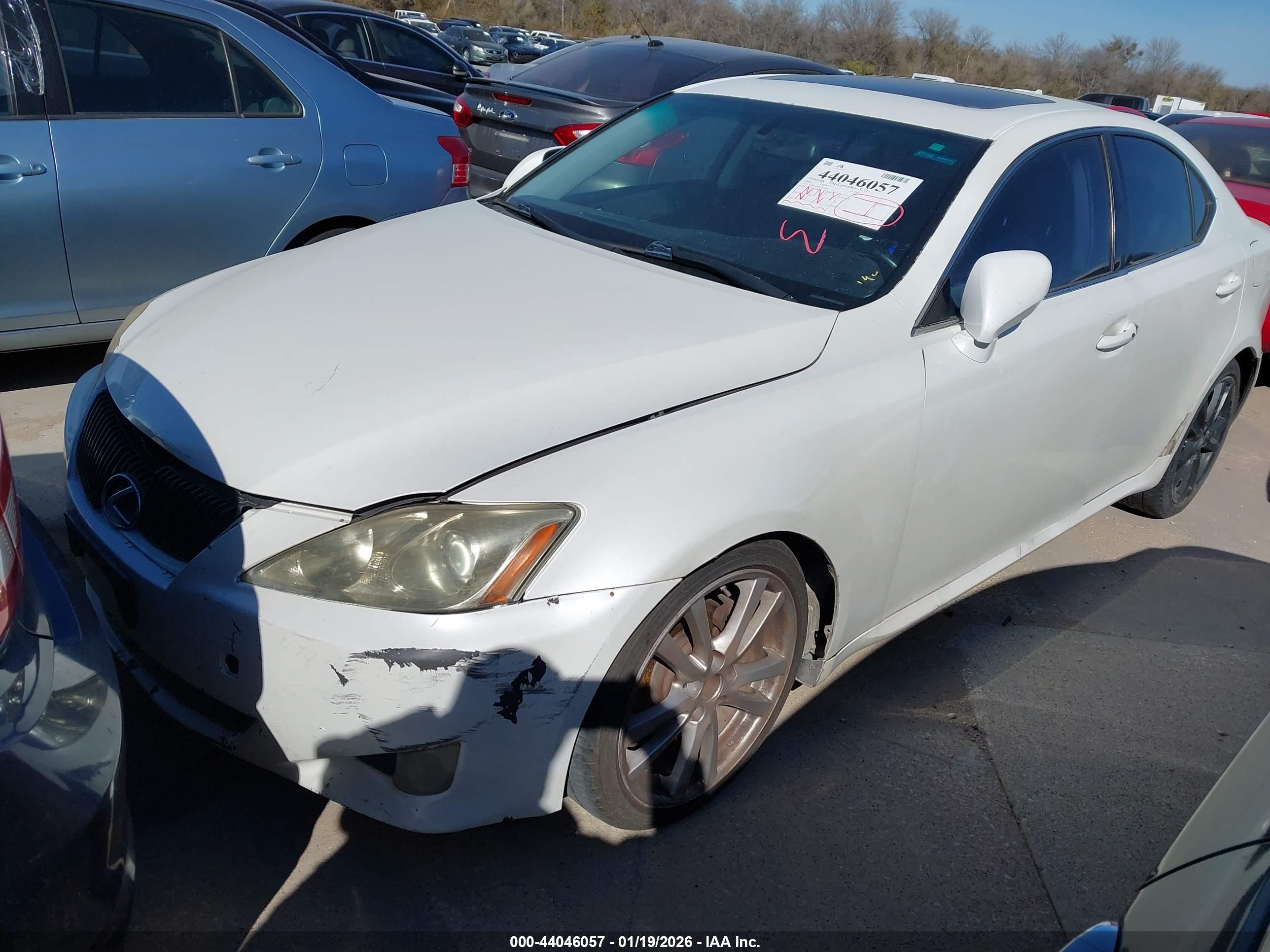 LEXUS IS image 2