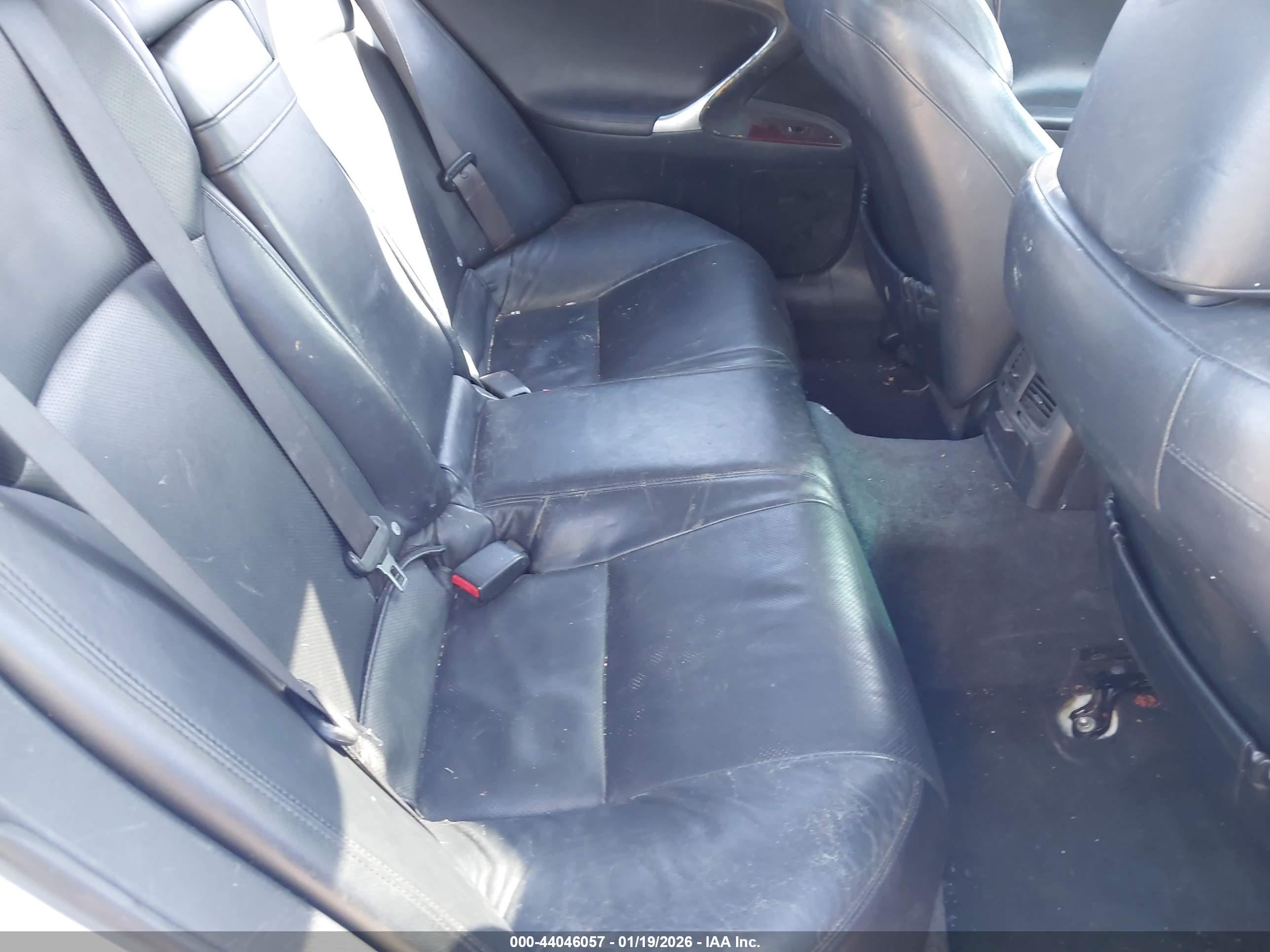 LEXUS IS image 8
