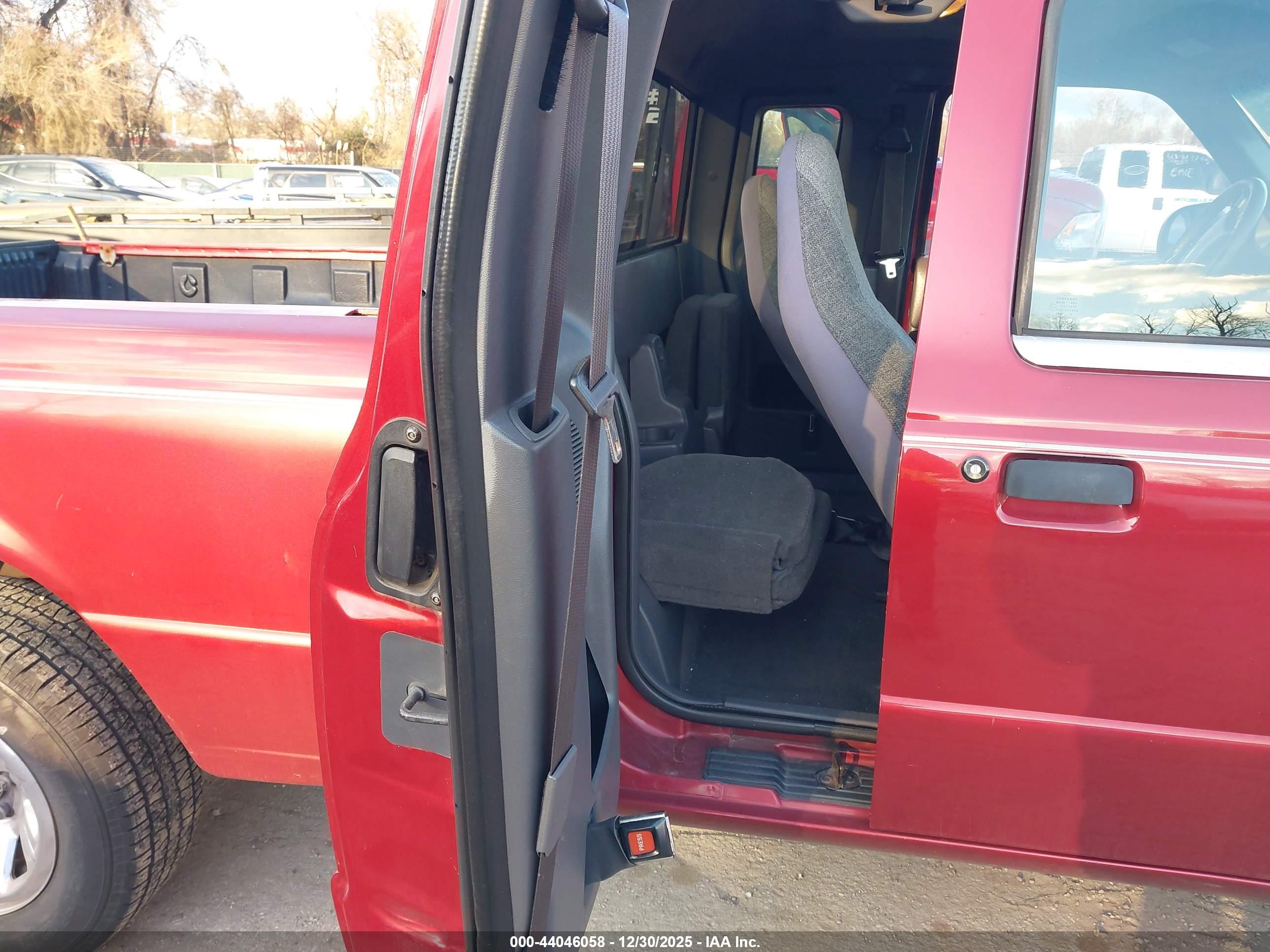 FORD RANGER image 8