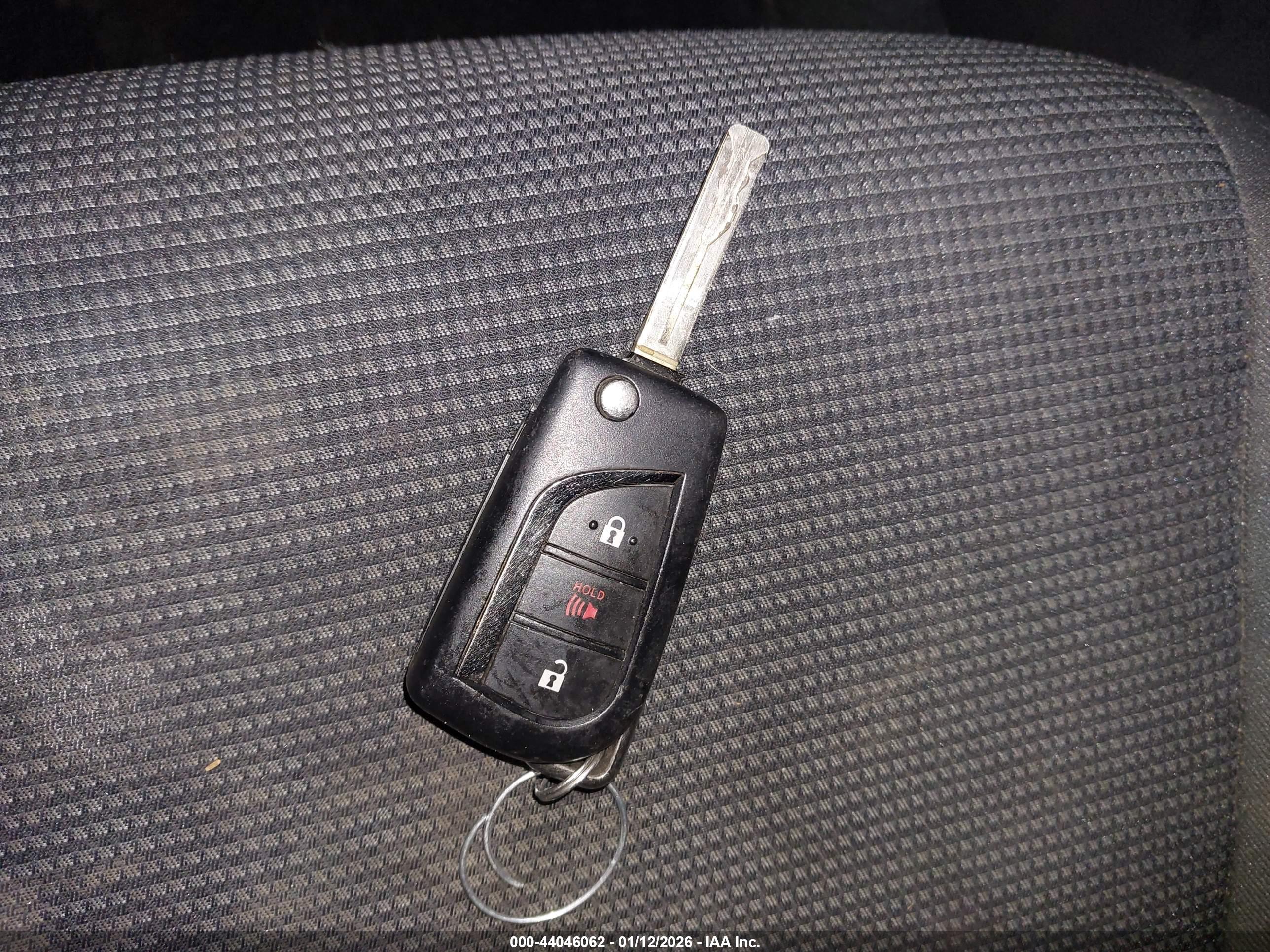 TOYOTA RAV4 image 11