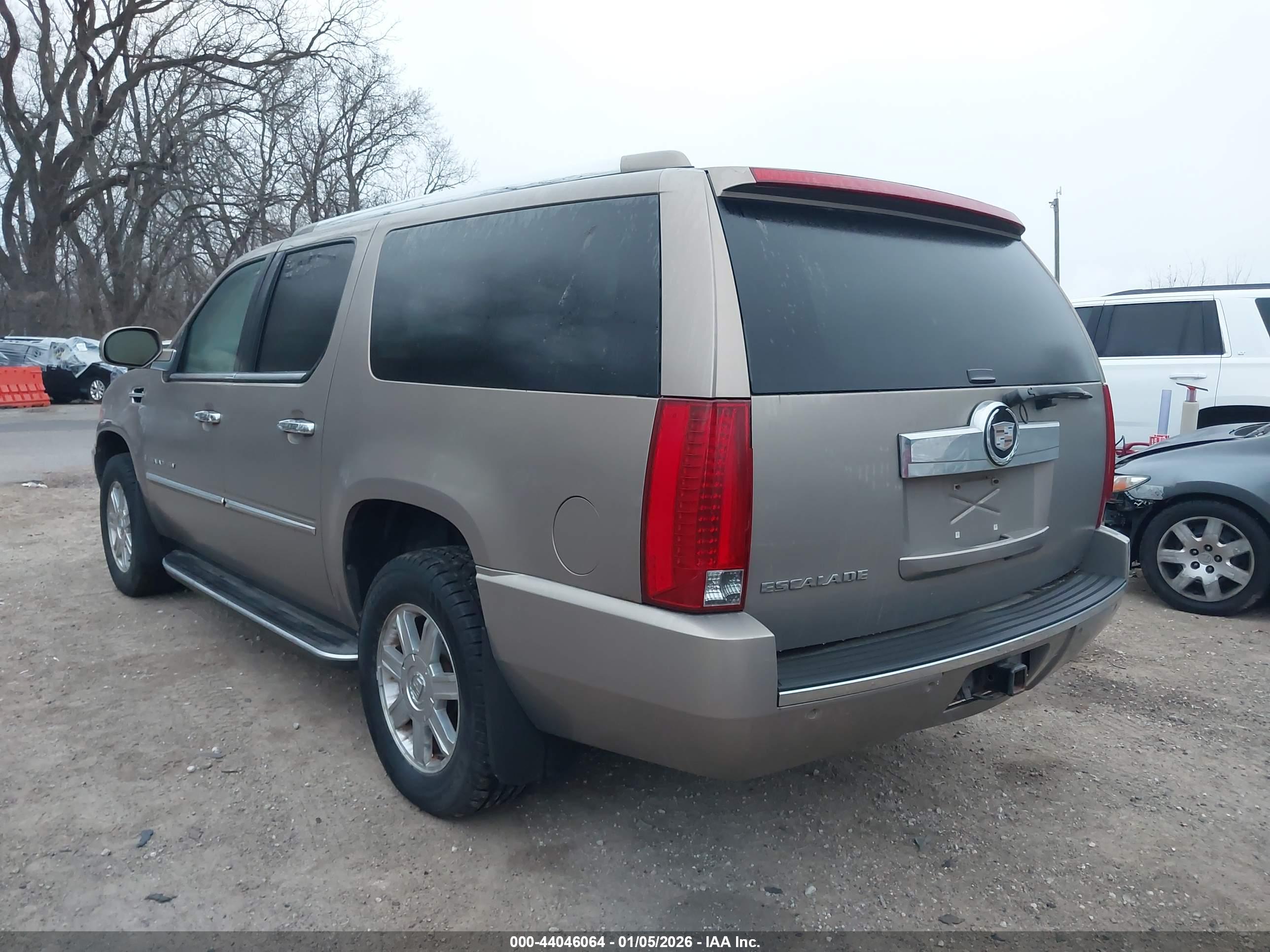 CADILLAC ESCALADE image 3