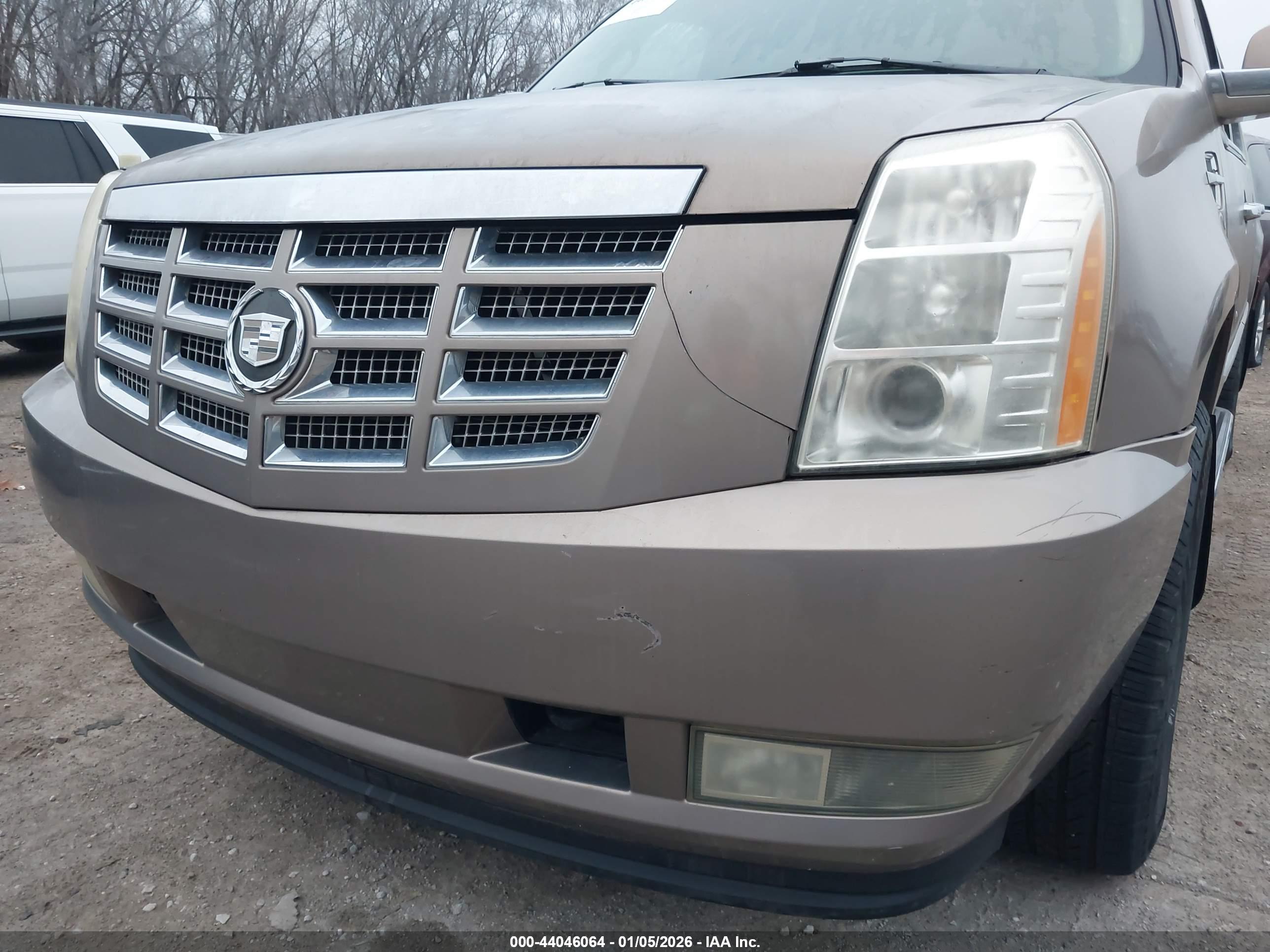 CADILLAC ESCALADE image 6