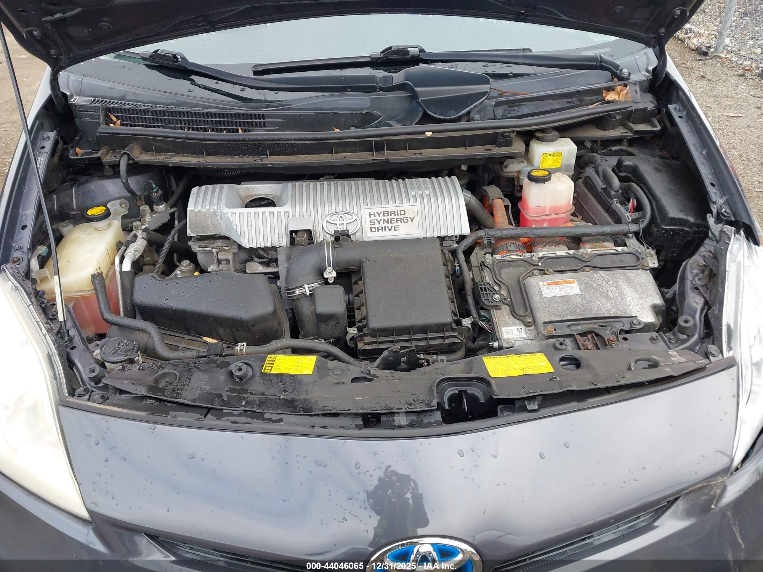 TOYOTA PRIUS image 10