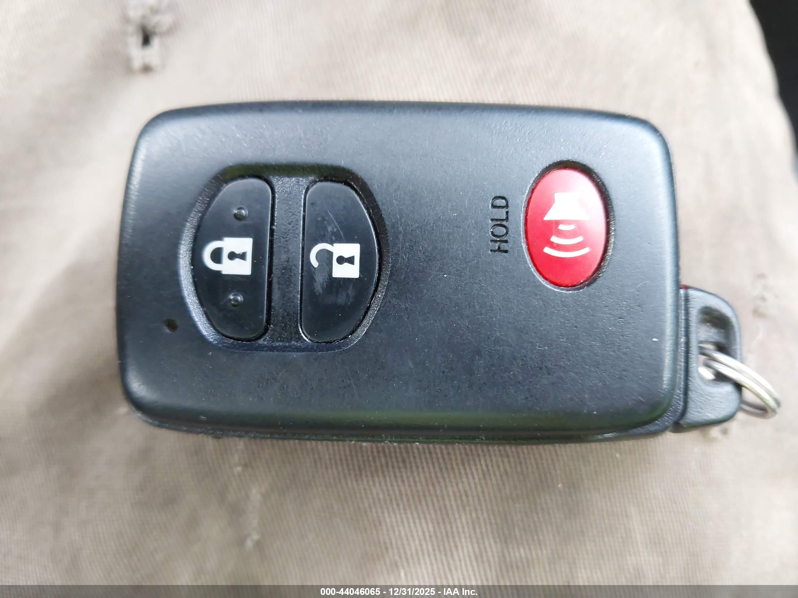 TOYOTA PRIUS image 11