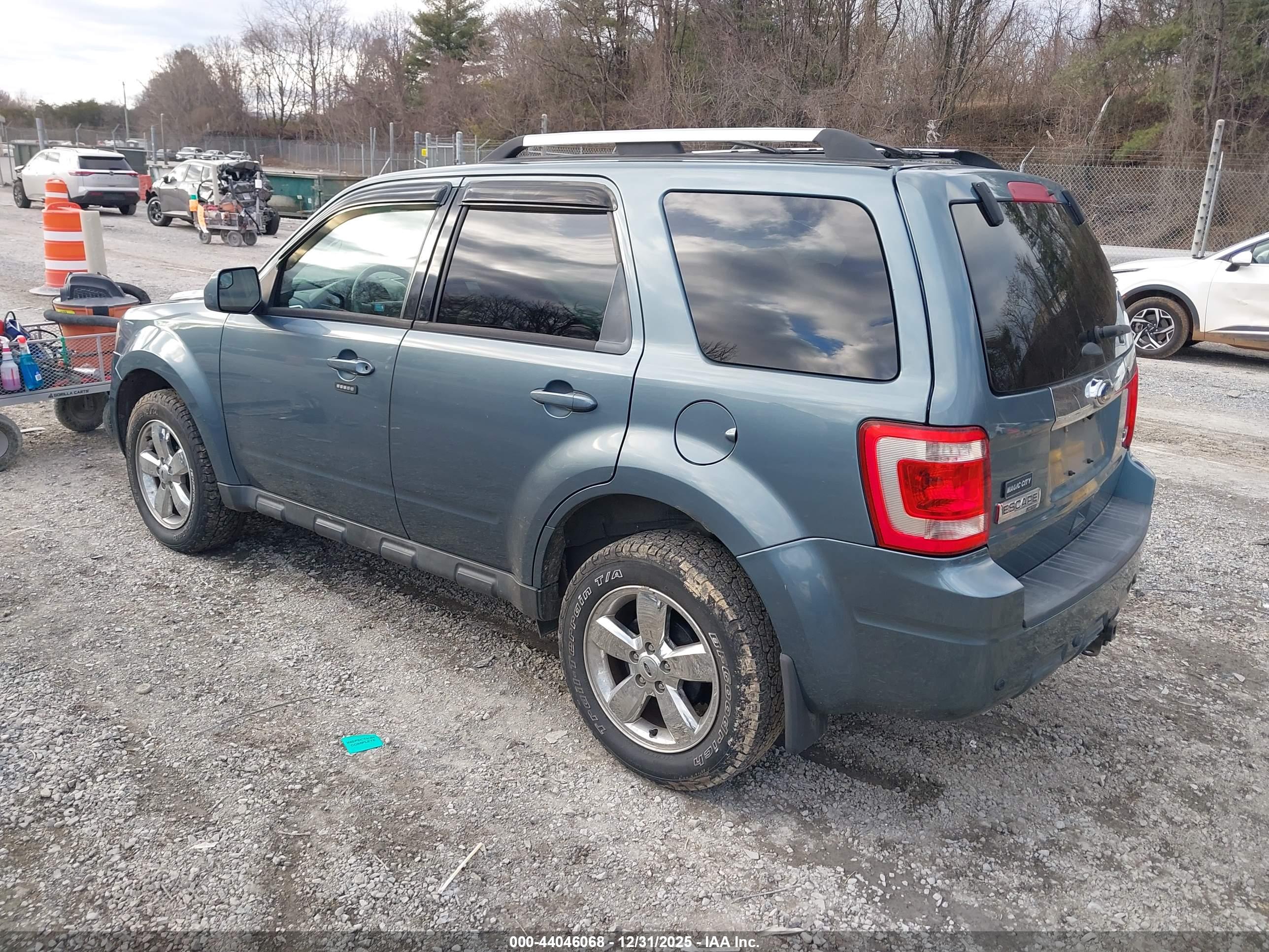 FORD ESCAPE image 3