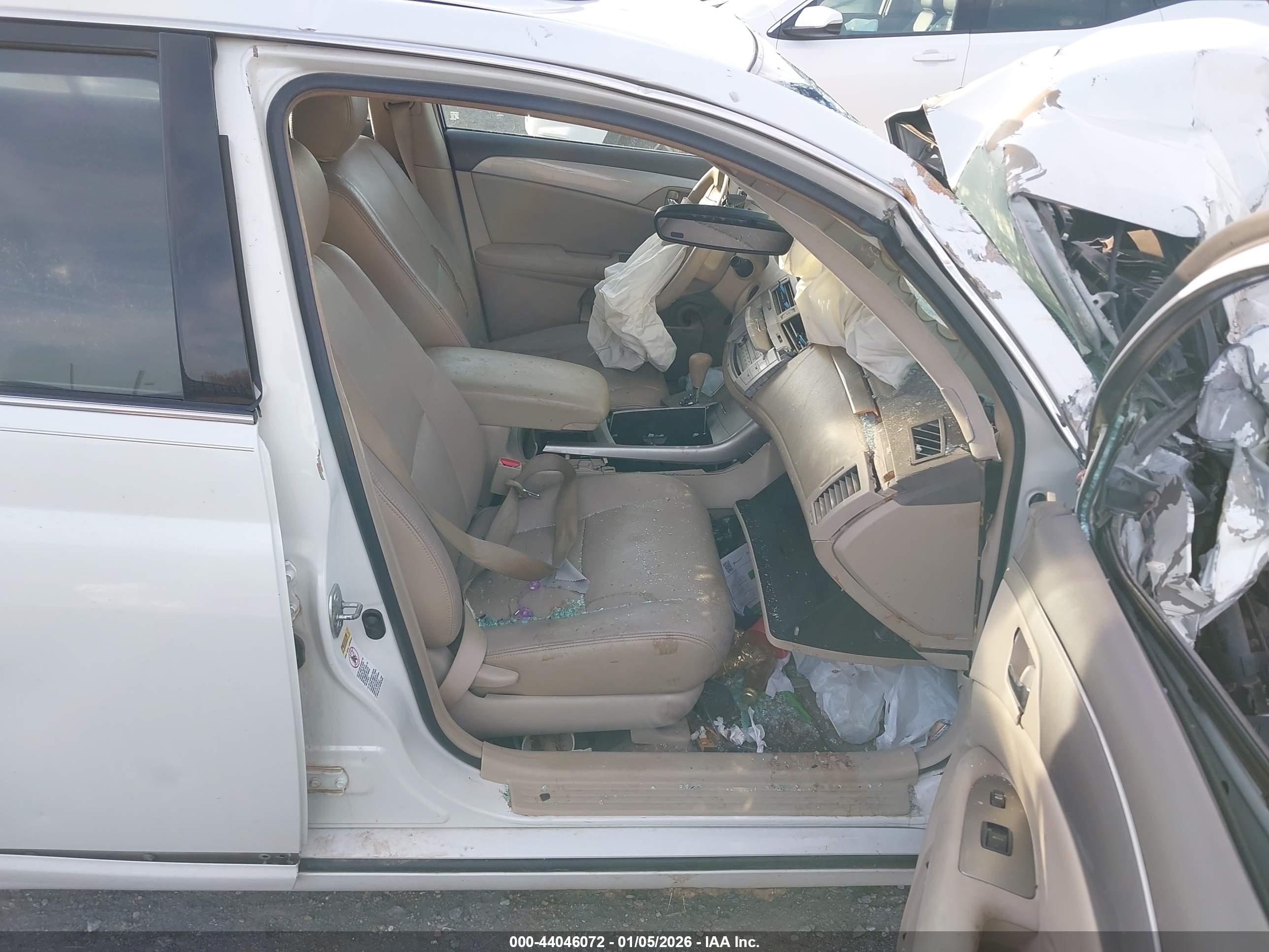 TOYOTA AVALON image 5