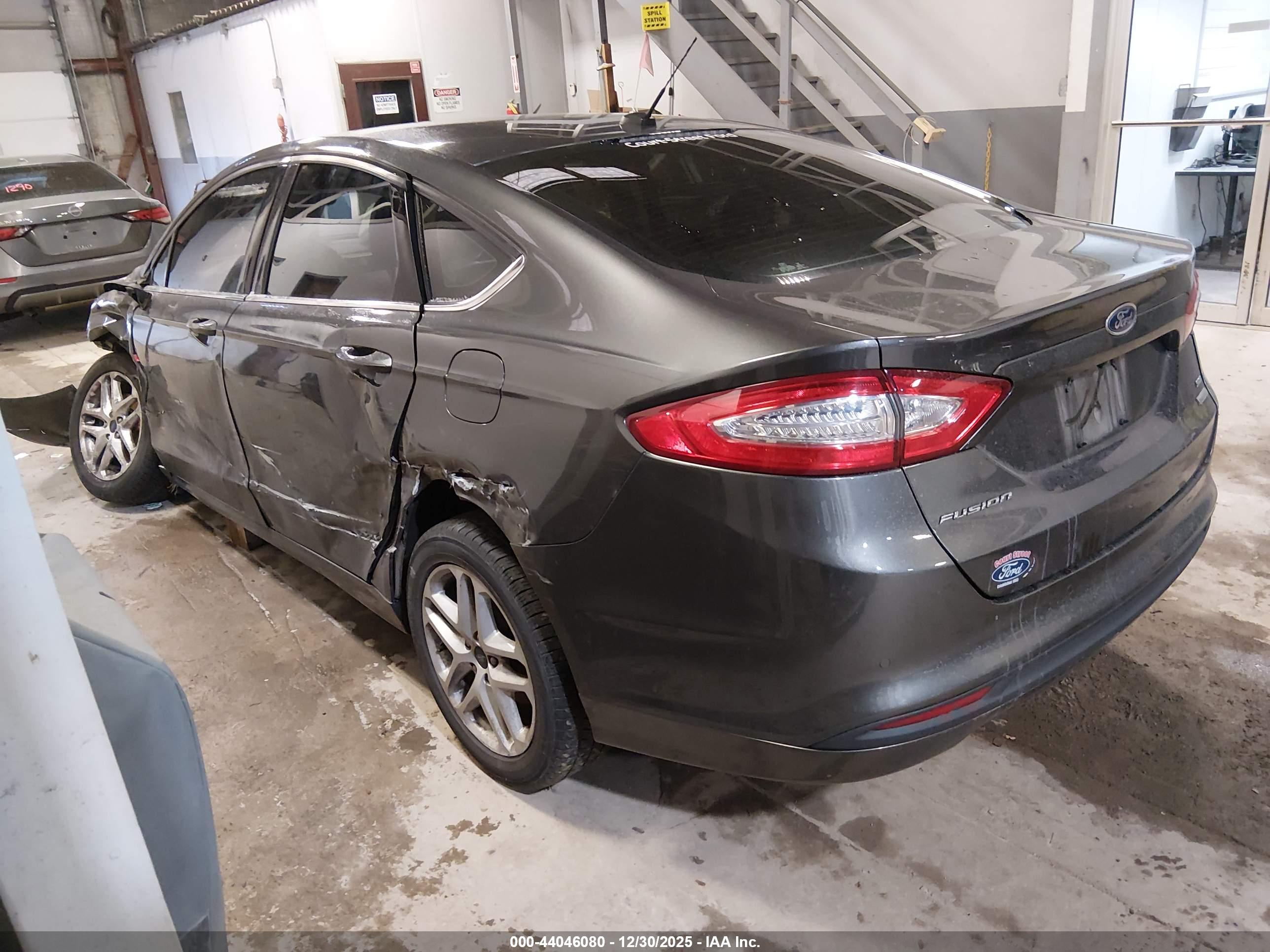 FORD FUSION image 3
